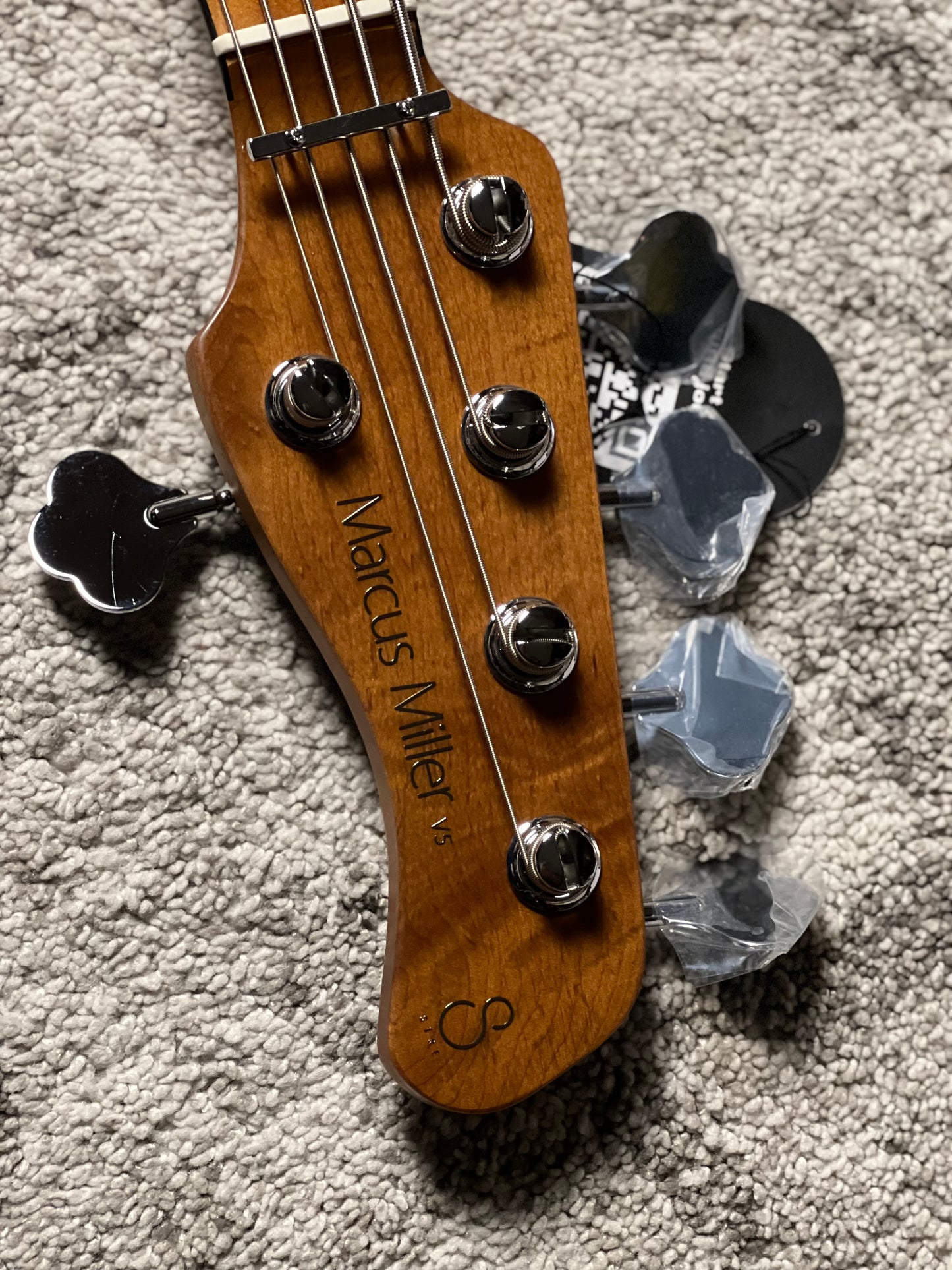 Sire Marcus Miller V5 Alder-5 St in Vintage White