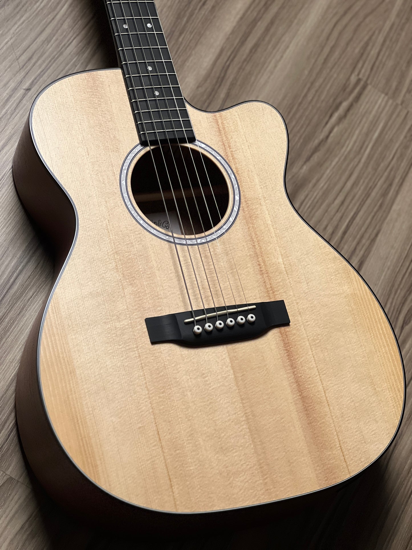 Martin 000CJR-10E in Natural