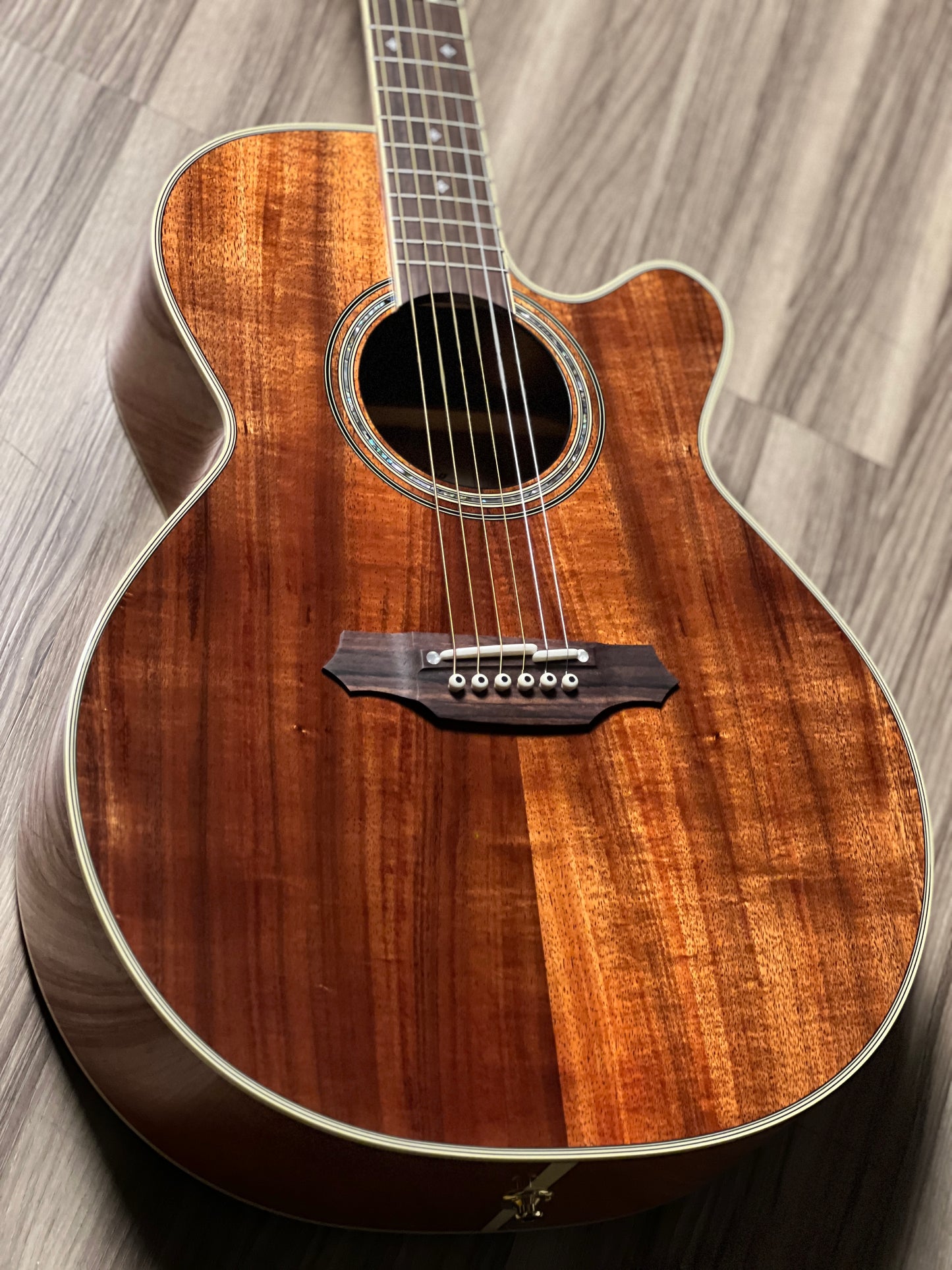 Takamine EF508KC in Natural Gloss with Case Made In Japan 62060771