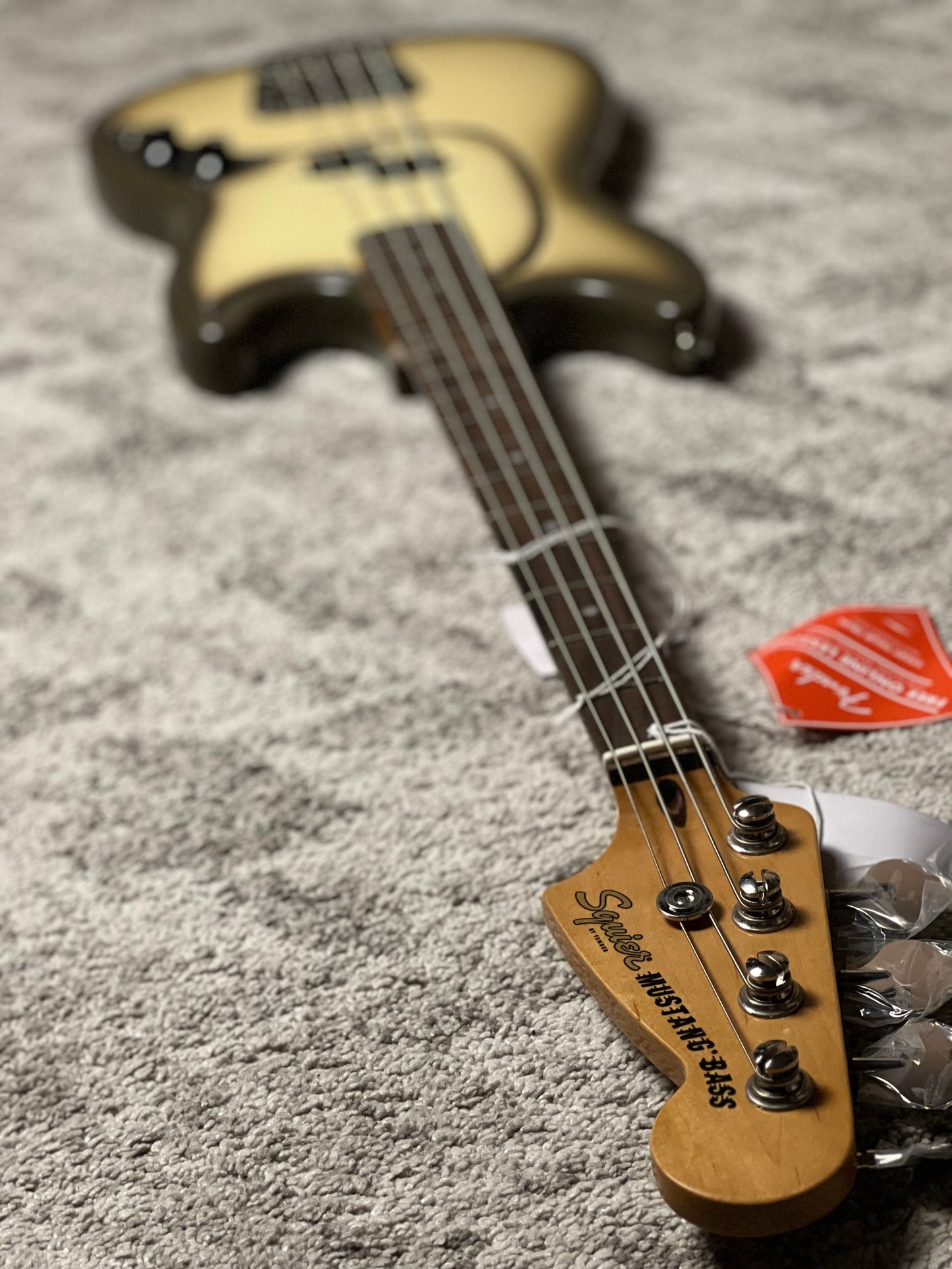 Squier FSR Classic Vibe 60s Mustang Bass with Laurel FB in Antigua Burst