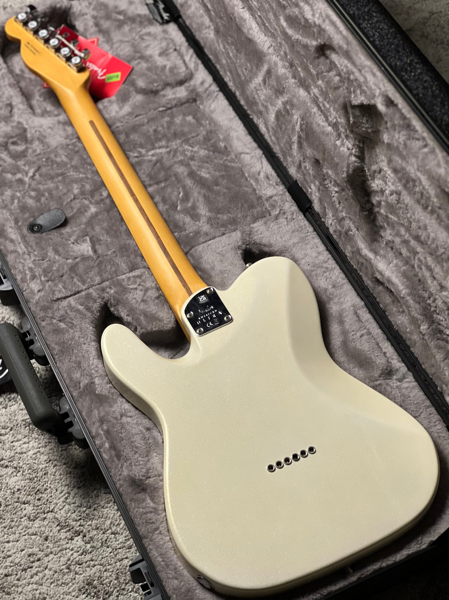 Fender American Ultra Telecaster with Rosewood FB in Arctic Pearl