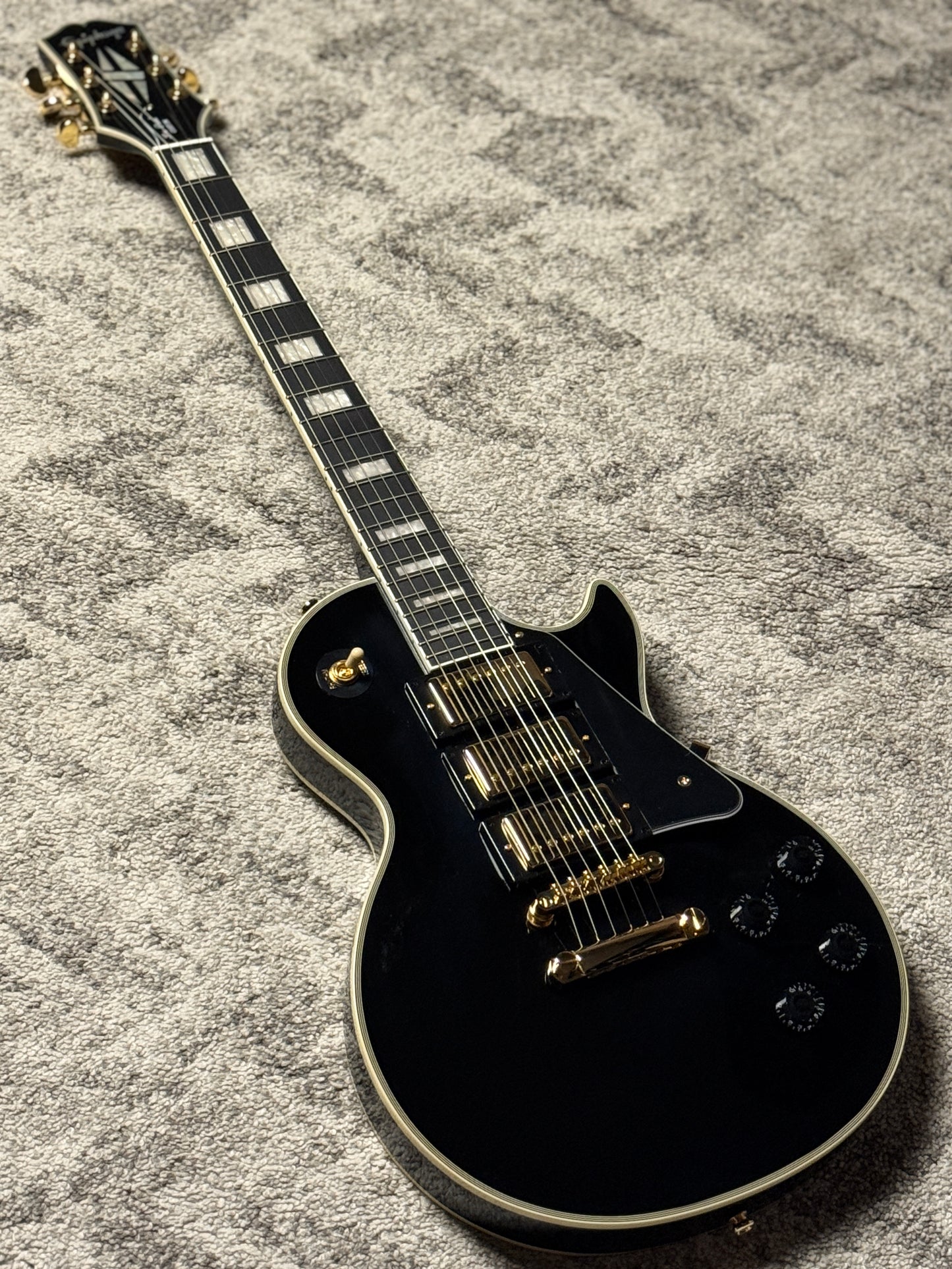 Epiphone Les Paul Custom Black Beauty 3 Pickup in Ebony Limited Edition