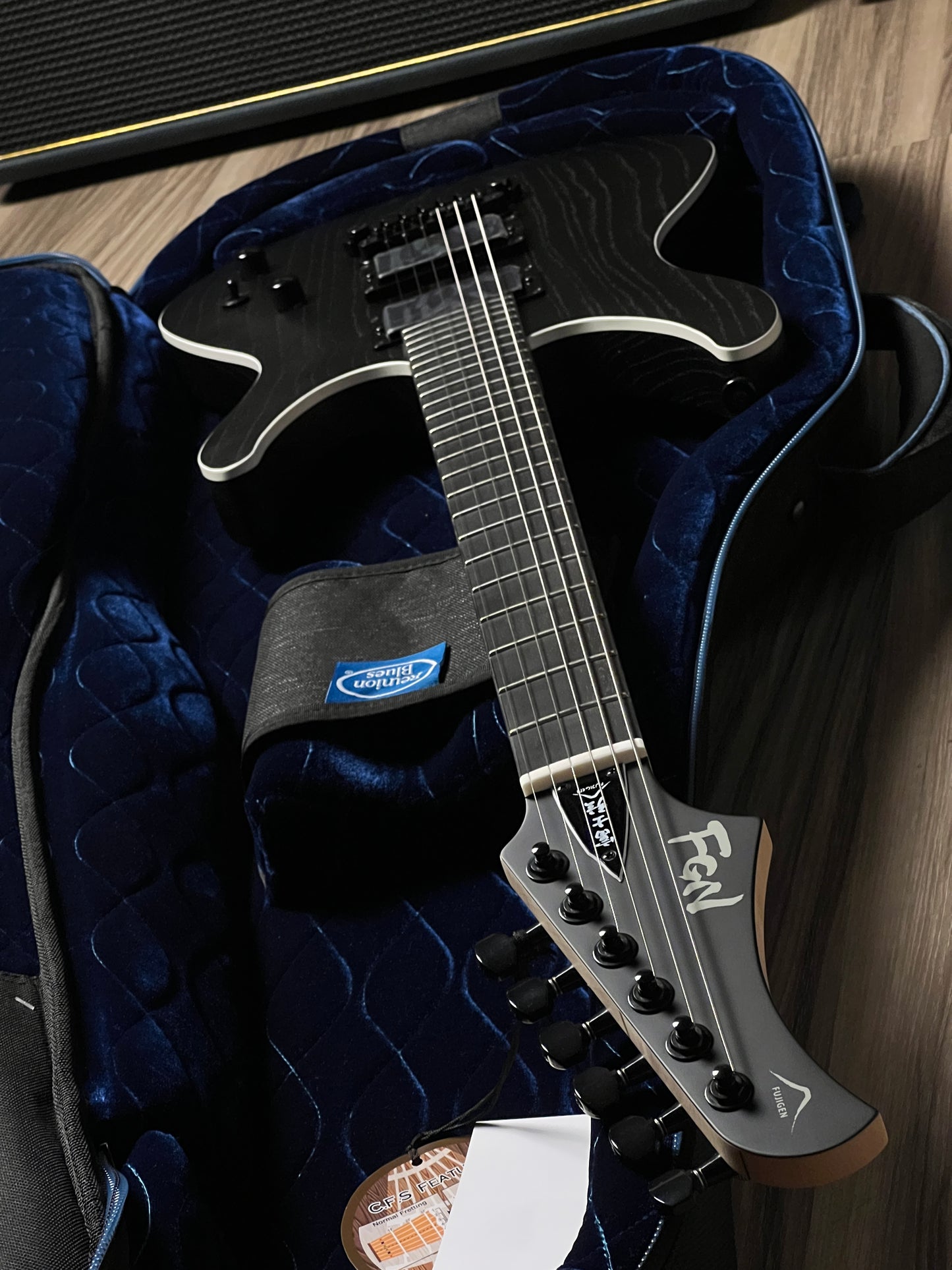 Fujigen FGN JMY3-ASH-E Mythic J-standard in Open Pore Black D240131