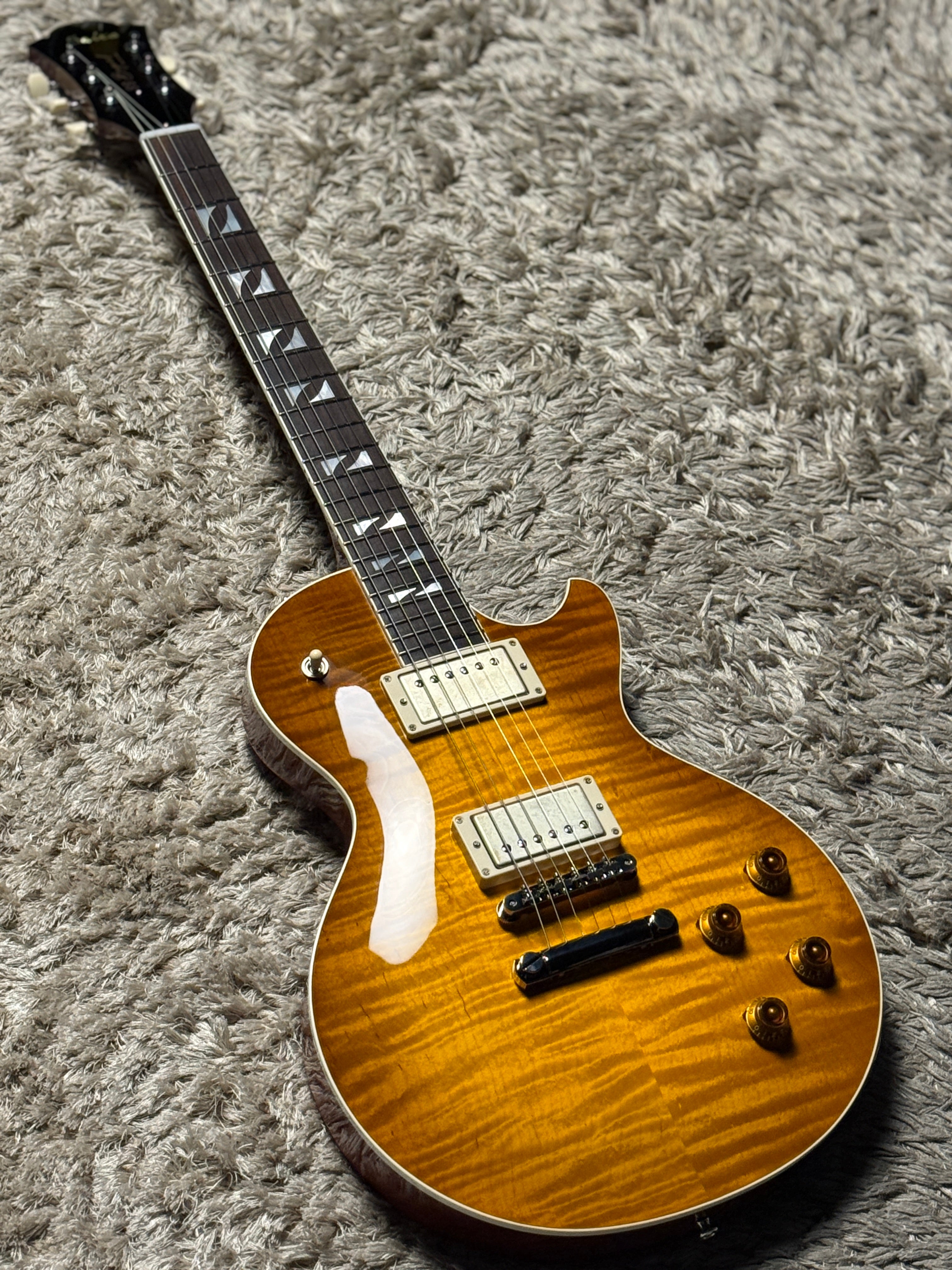 Saito 33BEYOND in Green Burst 25008 – nafiriguitar.com