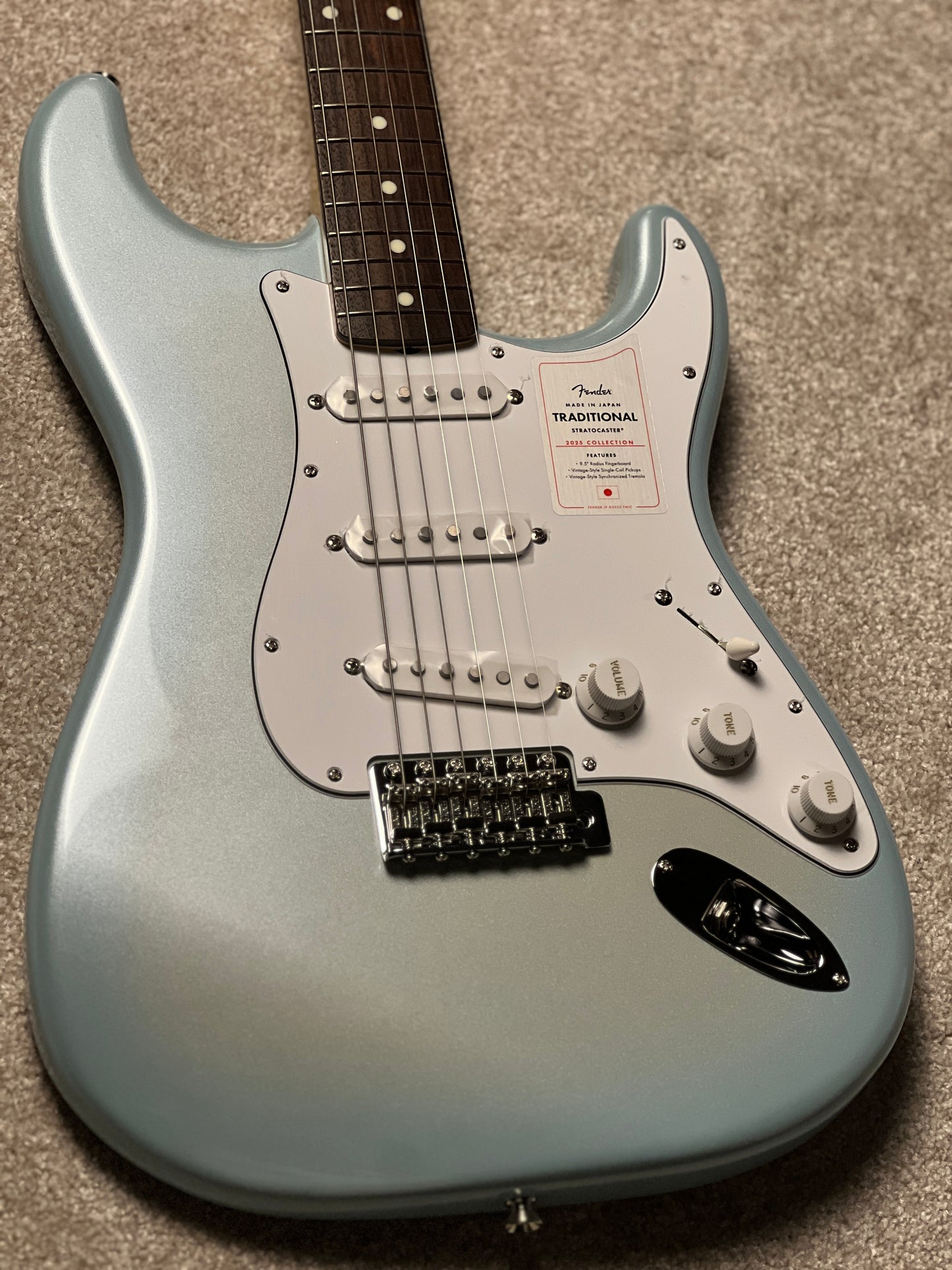 Fender Japan Traditional 2025 Collection 60s Stratocaster with RW FB in Stardust Blue