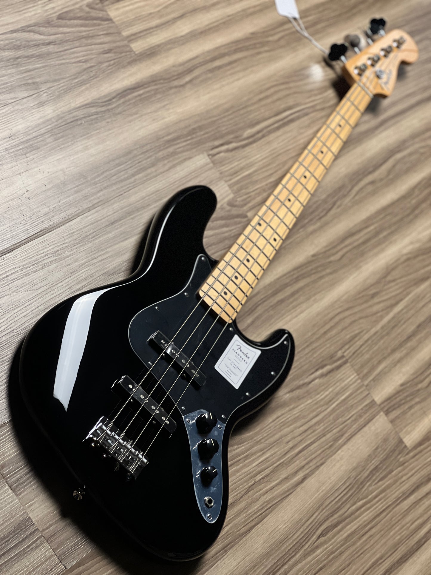 Fender Standard Jazz Bass with Maple FB in Black