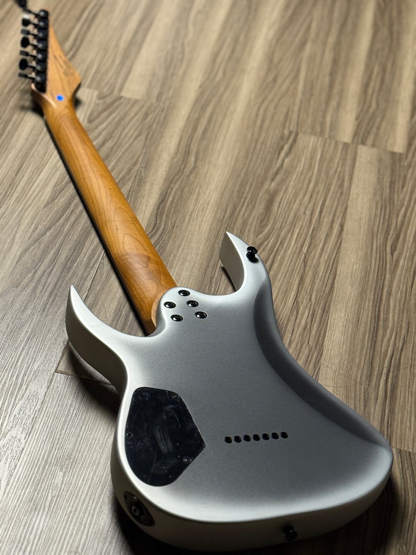 SQOE SEIB7S 7 String in Satin Neon Silver