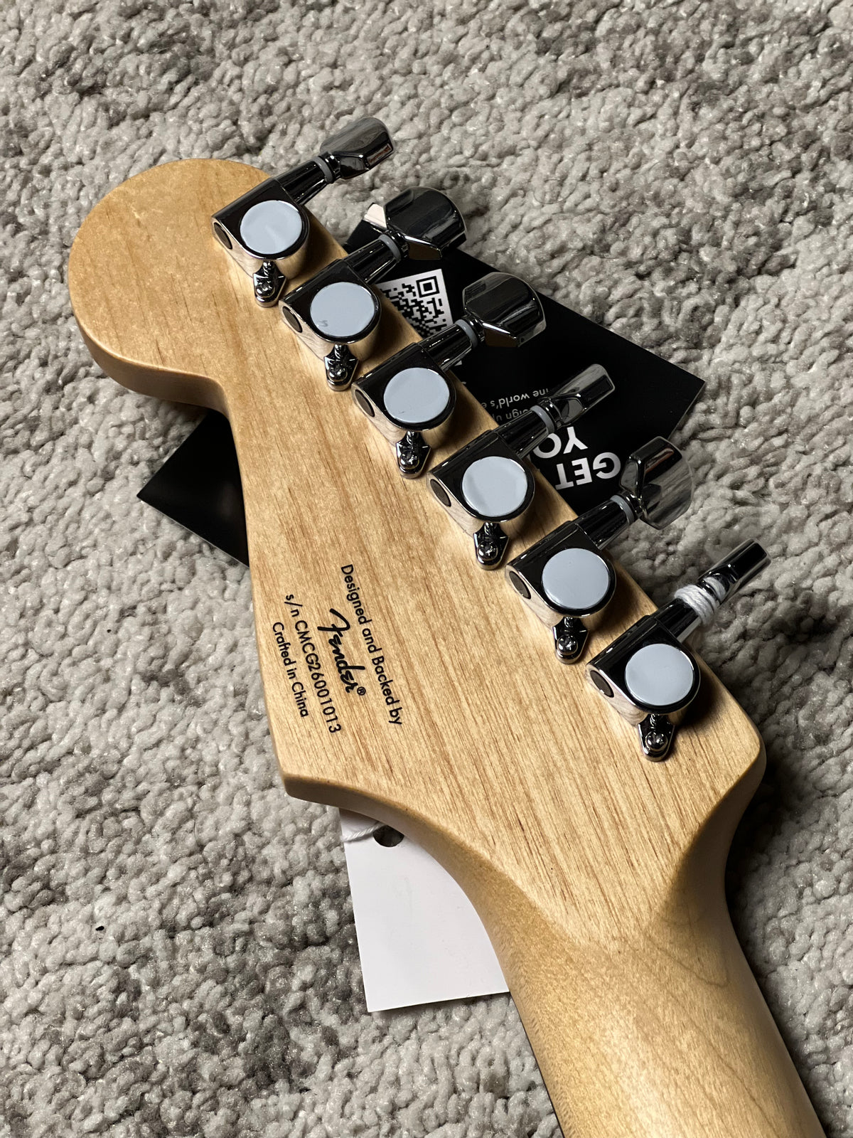Squier Debut Series Stratocaster HSS with Laurel FB in Black