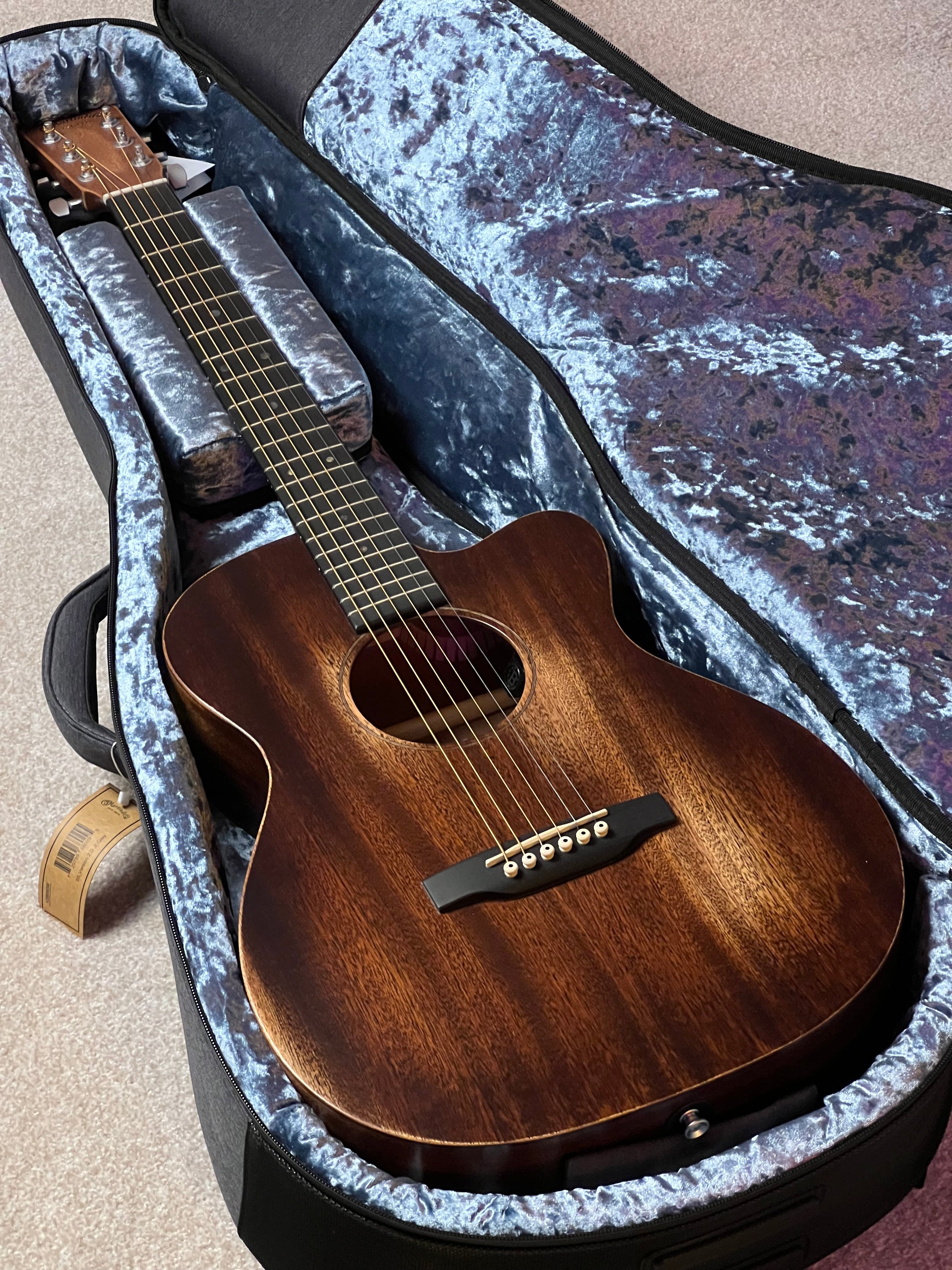 Martin 000C Jr-E StreetMaster Acoustic electric in Dark Mahogany