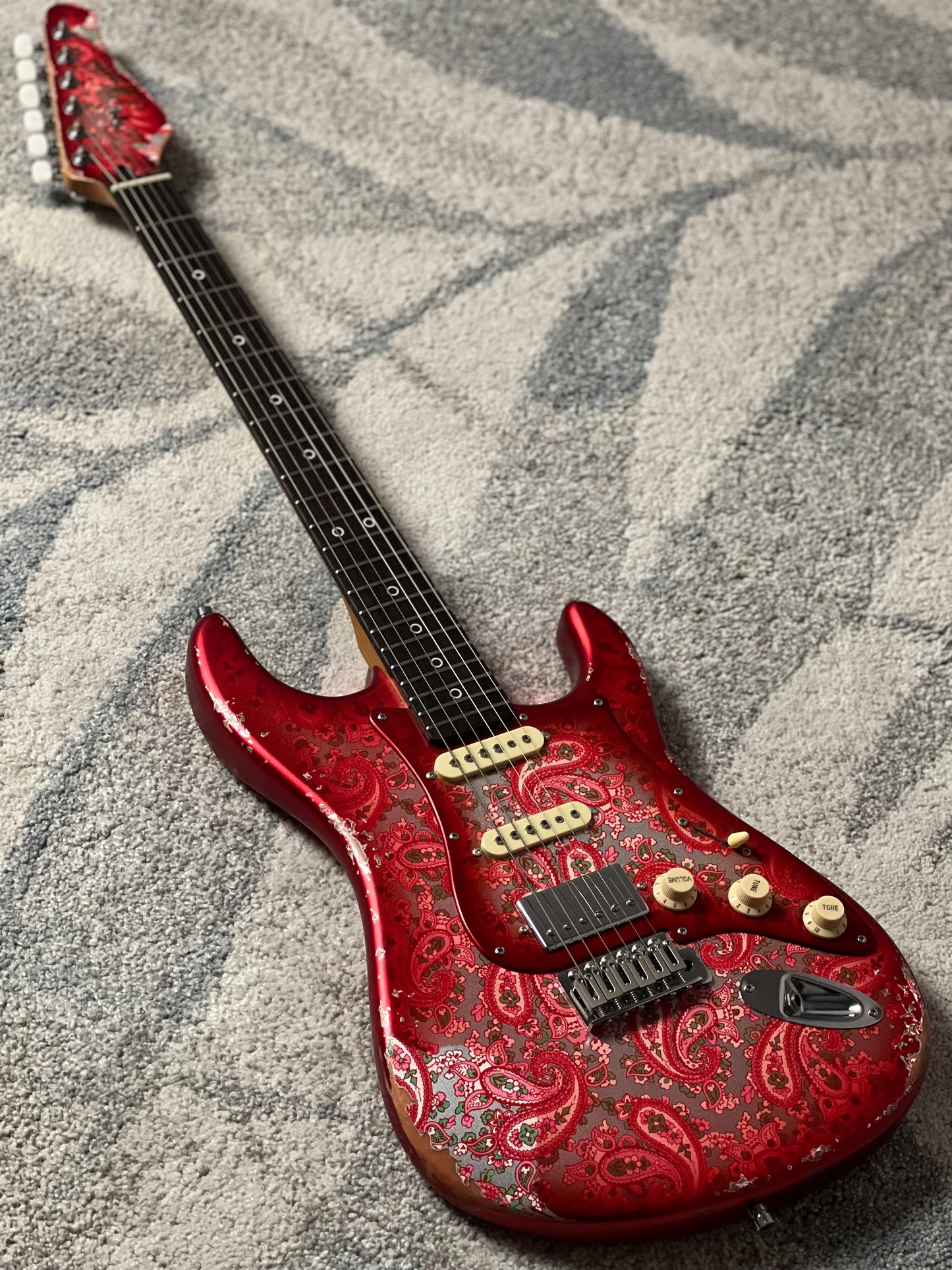 Dhatarattha Performance DST HSS in Pink Paisley Relic with Rosewood FB