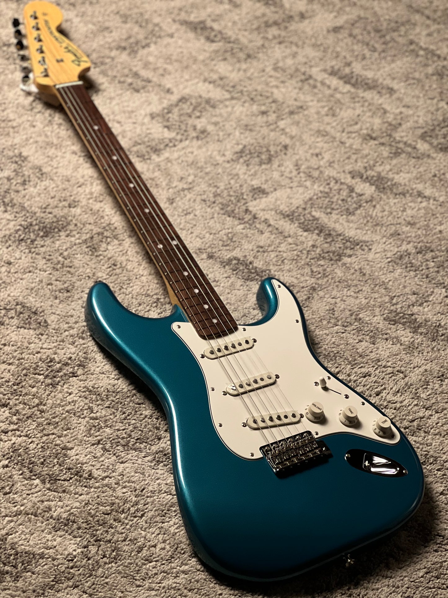 Fender FSR Collection Traditional Late 60s Stratocaster with RW FB in Ocean Turquoise Metallic JD23025934