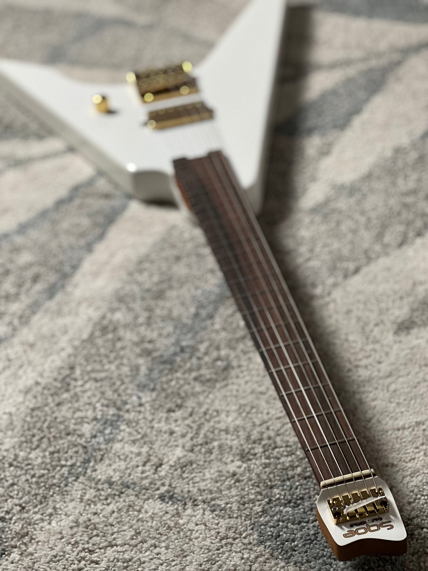 SQOE SEWT709 Headless in White