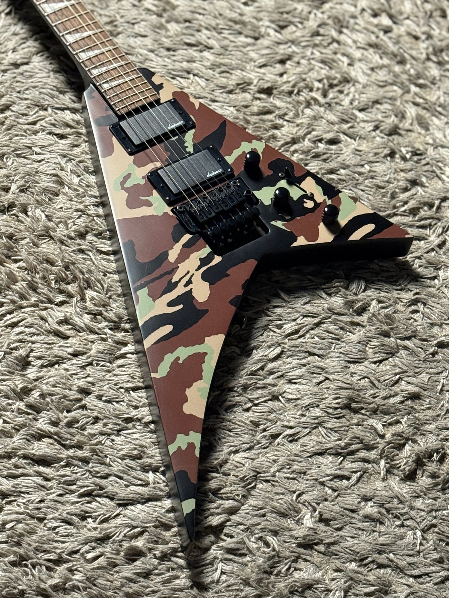 Jackson X Series Rhoads RRX24 with Laurel FB in Woodland Camo (USED)