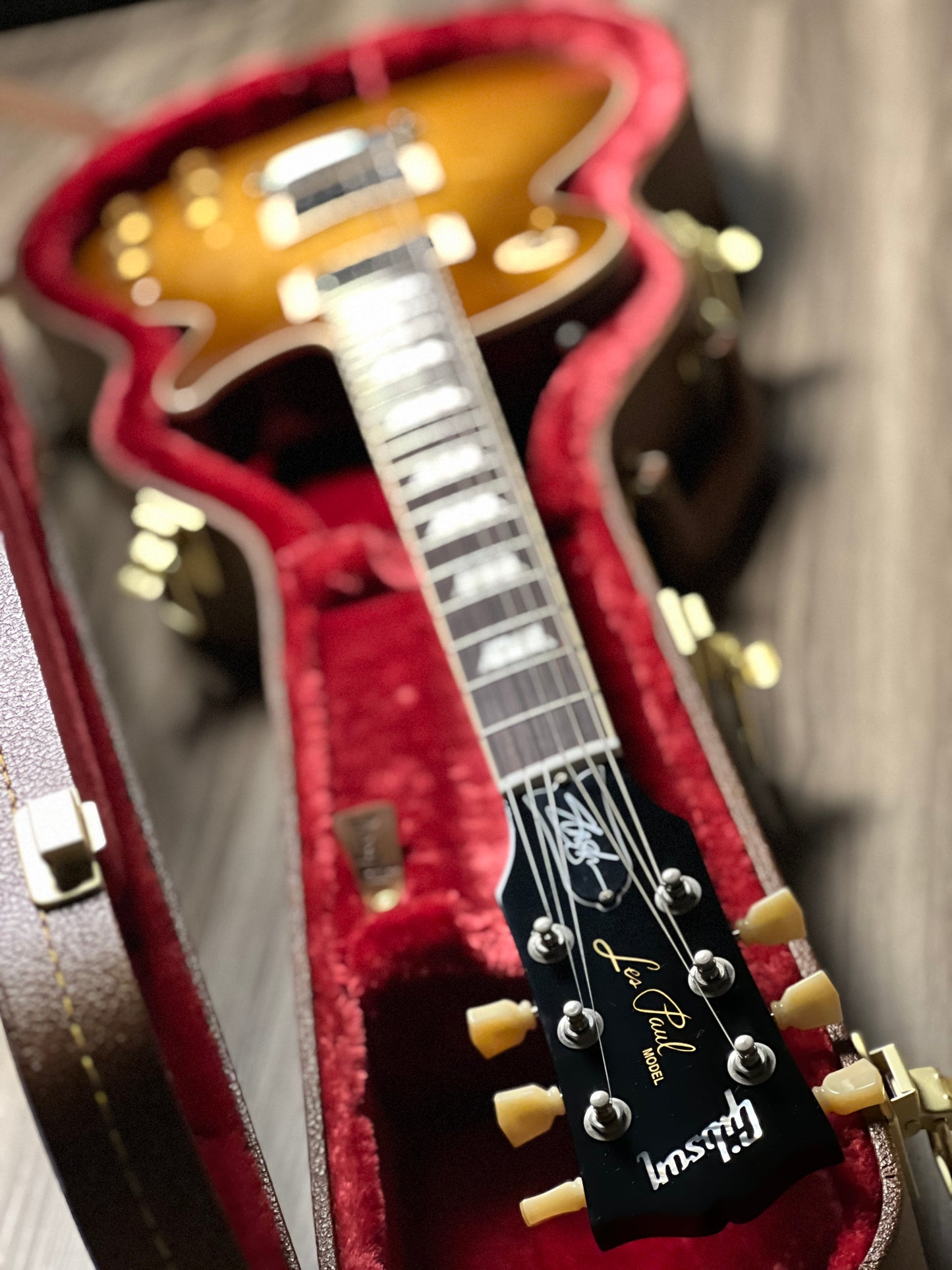 Gibson Slash "Jessica" Les Paul Standard in Honey Burst with Red Back