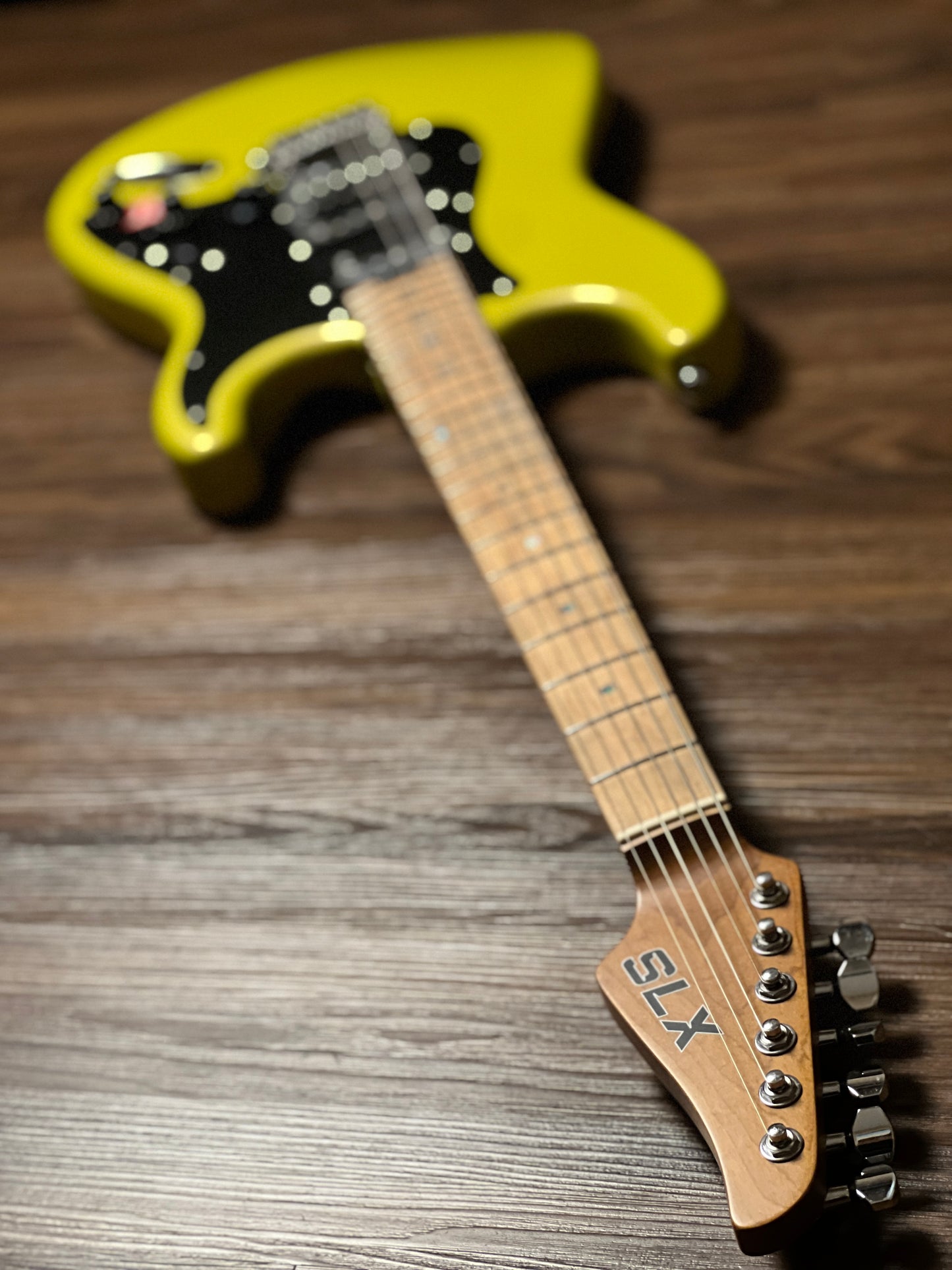 SLX Hawk Classic 22 HSS in Solar Flare with Roasted Maple FB