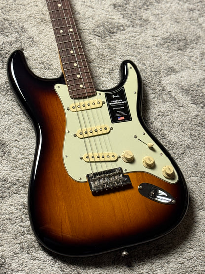 Fender American Professional II Stratocaster with RW FB in Anniversary 2-Tone Sunburst US23082351