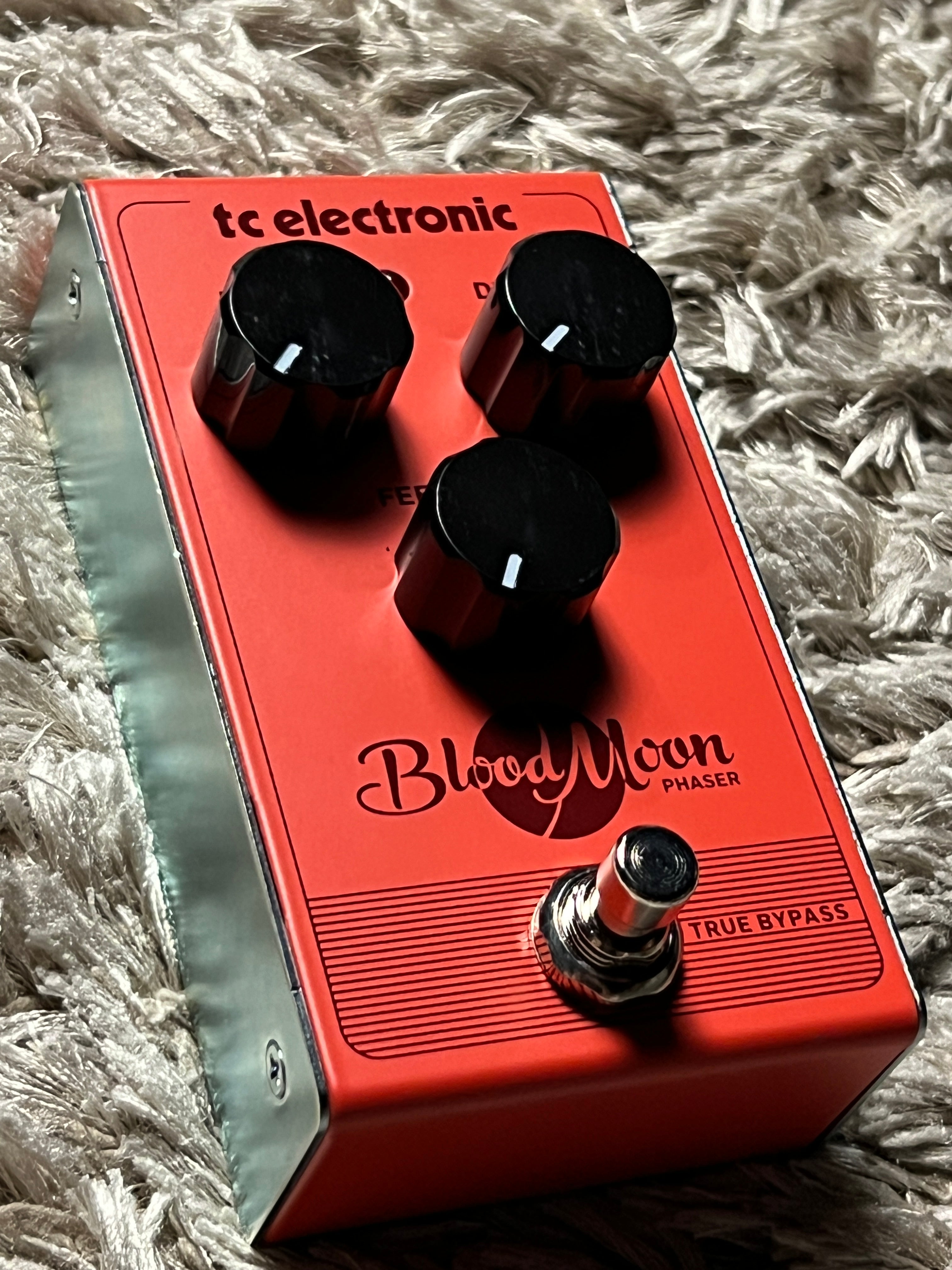 TC Electronic Blood Moon Phaser Pedal – nafiriguitar.com