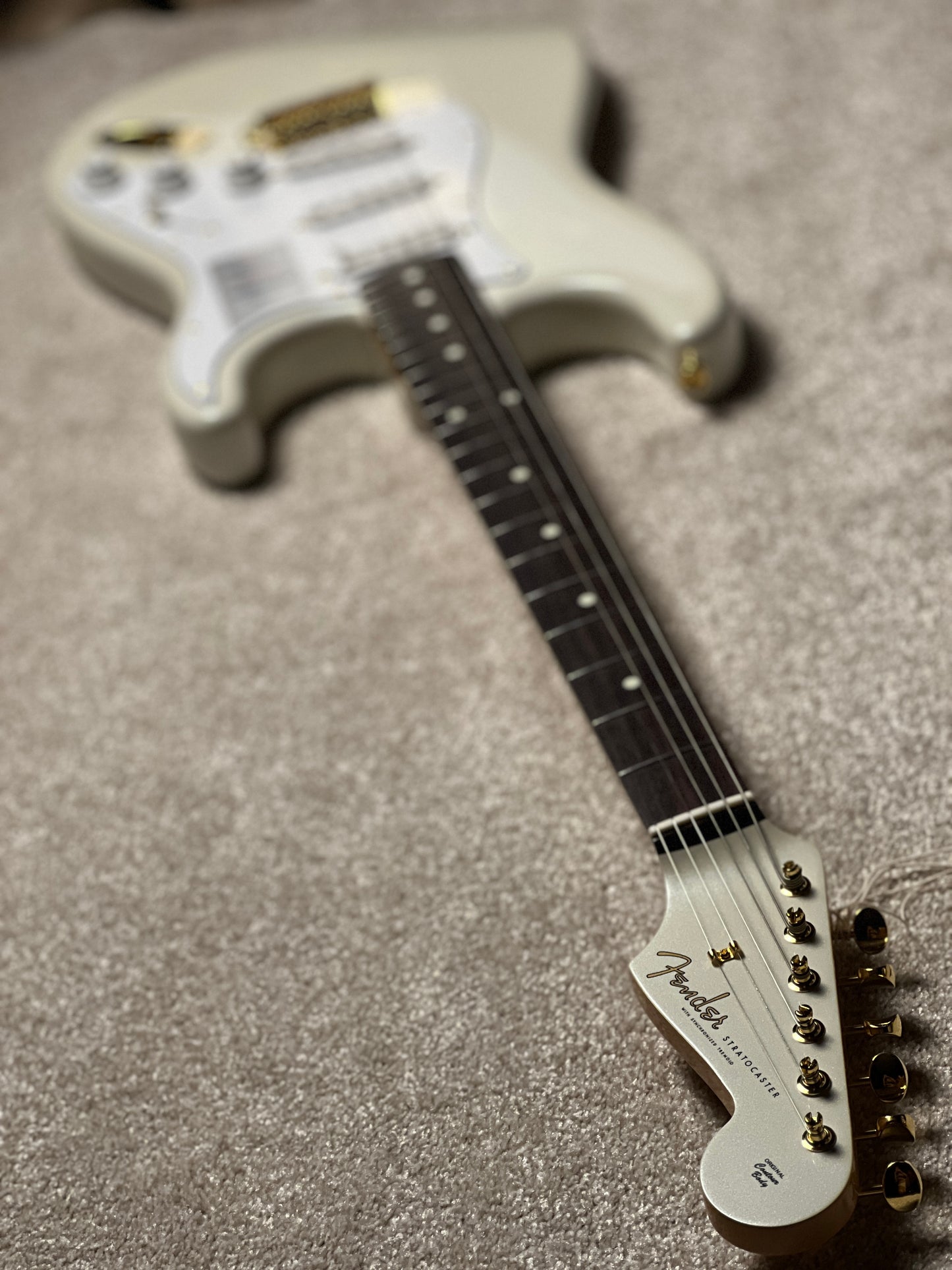 Fender Japan Traditional 2025 Collection 60s Stratocaster with RW FB in White Pearl JD25014418