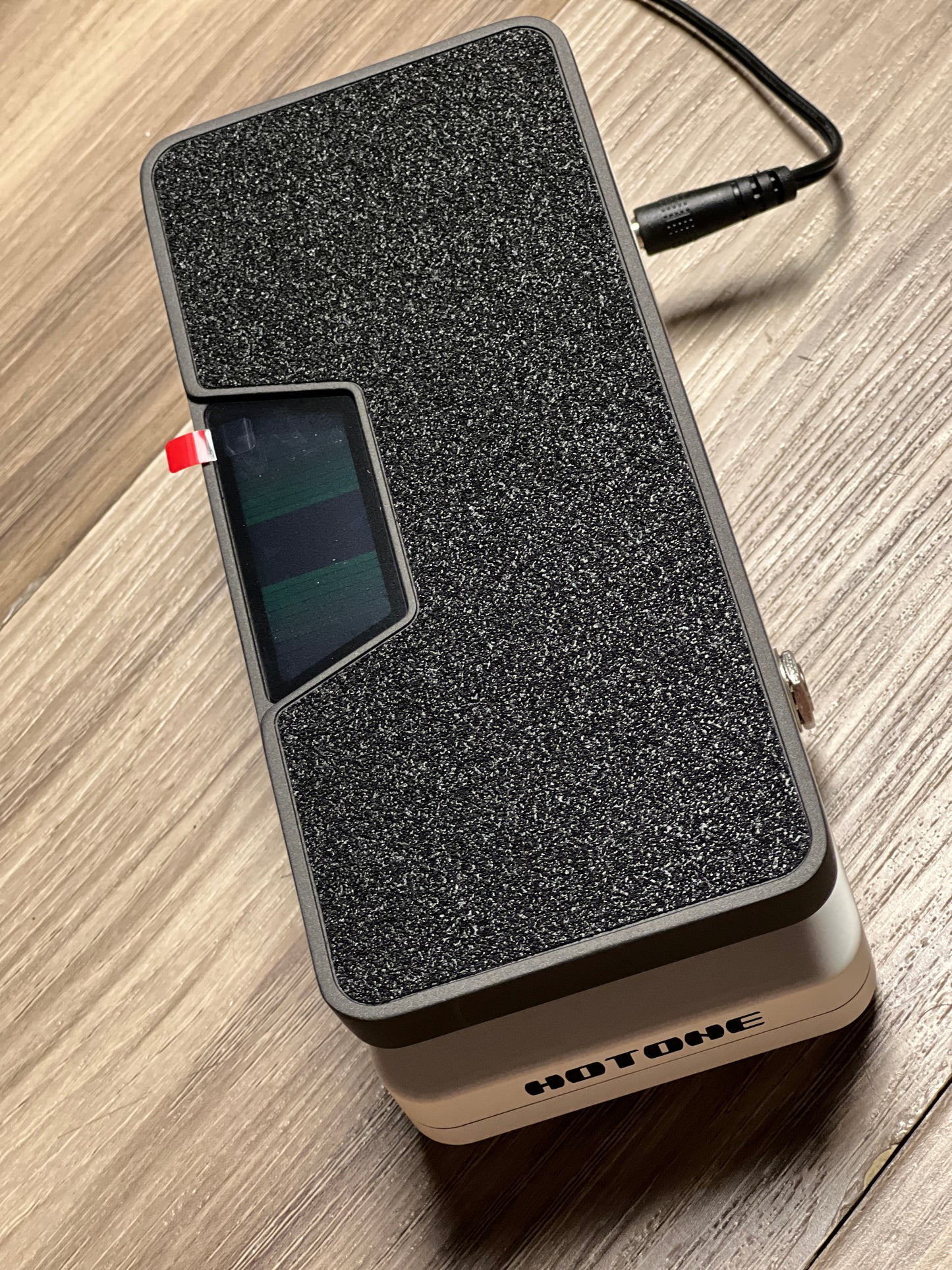 Hotone SP-30T Tuner Press Passive Volume/Expression Effects Pedal with Tuner