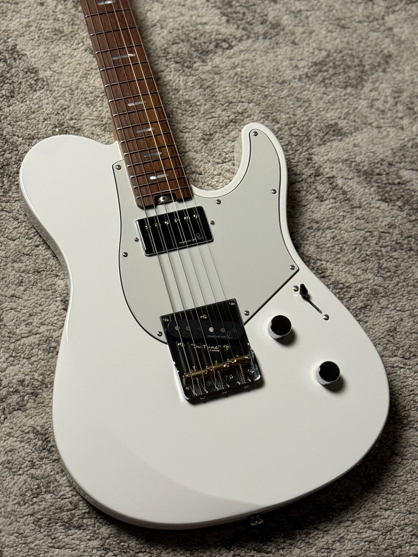 Yamaha PACS+11S Pacifica Standard Plus in Shell White with Rosewood Fingerboard