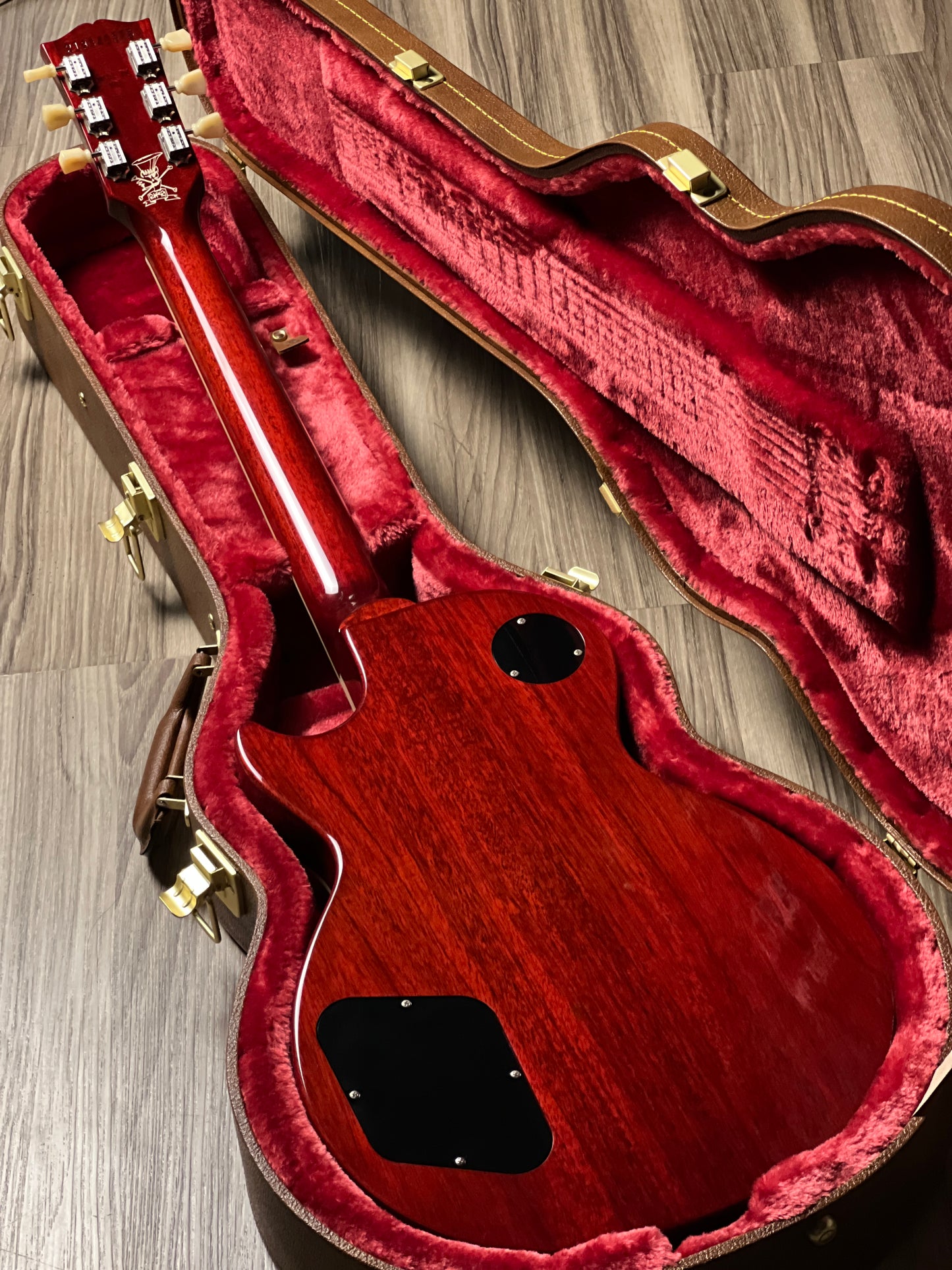 Gibson Slash "Jessica" Les Paul Standard in Honey Burst with Red Back