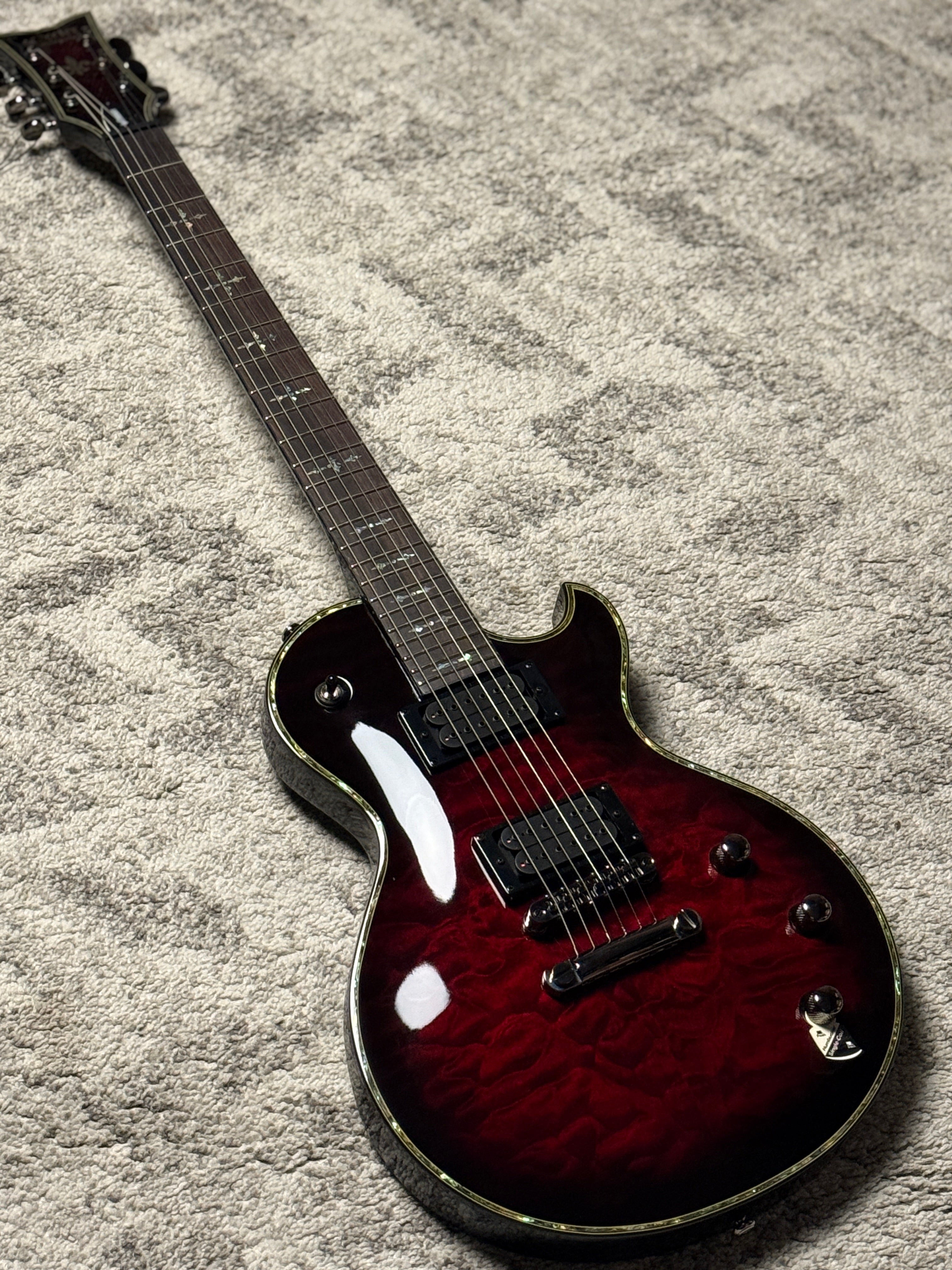 【Behringer】lien エレキギター 黒 Schecter Hellraiser Solo-II Passive in Black Cherry W19040015