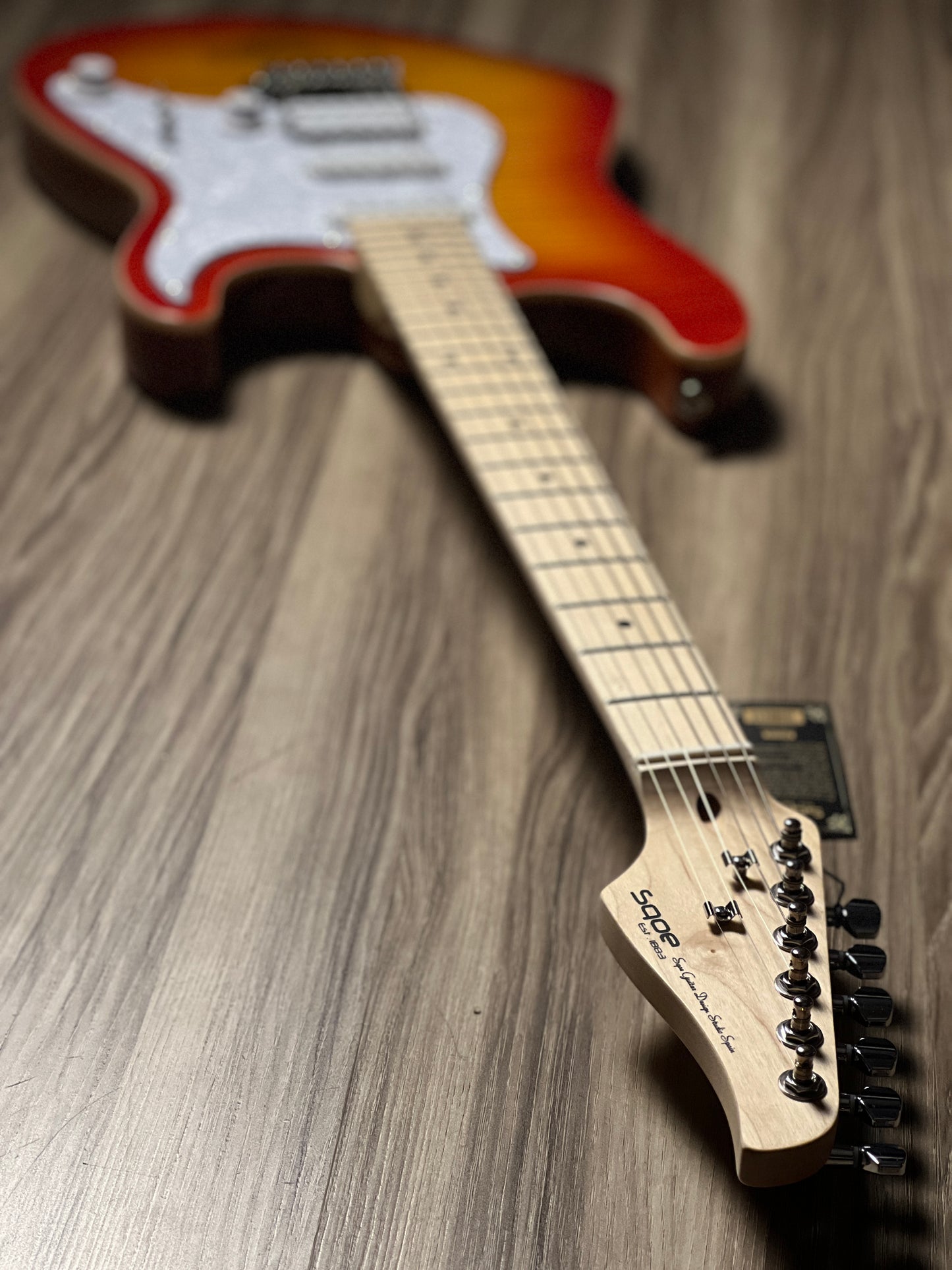 SQOE SEIB680 HSS with Flame Maple Top in Cherry Sunburst