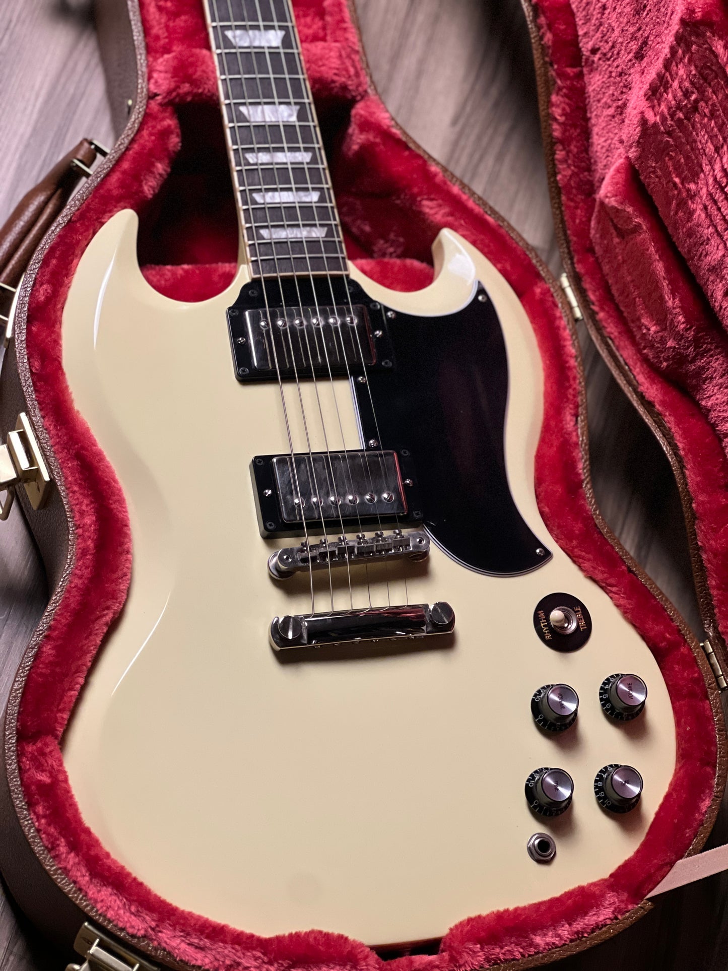 Gibson SG Standard 61 Classic In White w/Case 229330304