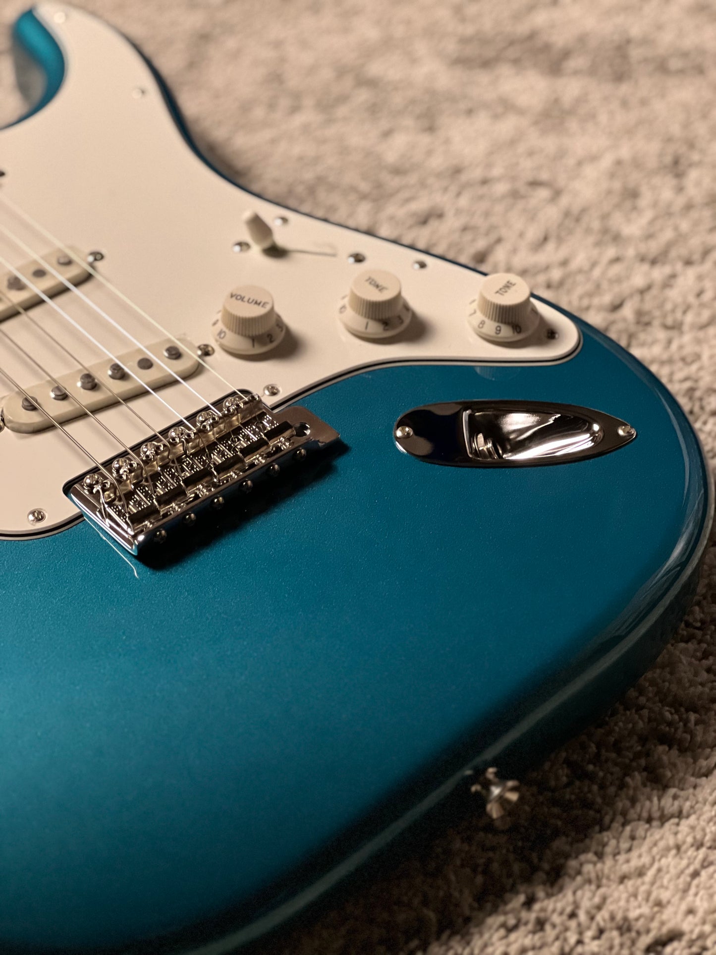 Fender FSR Collection Traditional Late 60s Stratocaster with RW FB in Ocean Turquoise Metallic JD23025934