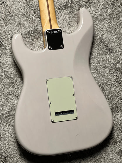 Fender Japan Hybrid II Stratocaster with RW FB in US Blonde JD24016863