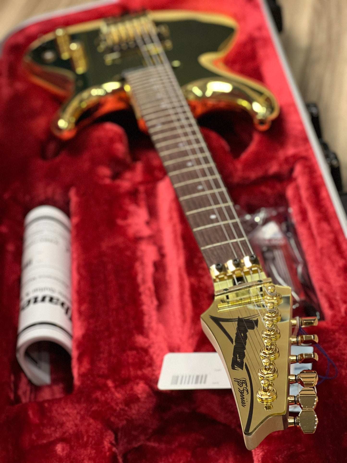 Ibanez JS1GD Joe Satriani Signature in Gold Boy with Case Limited Edition F2507381