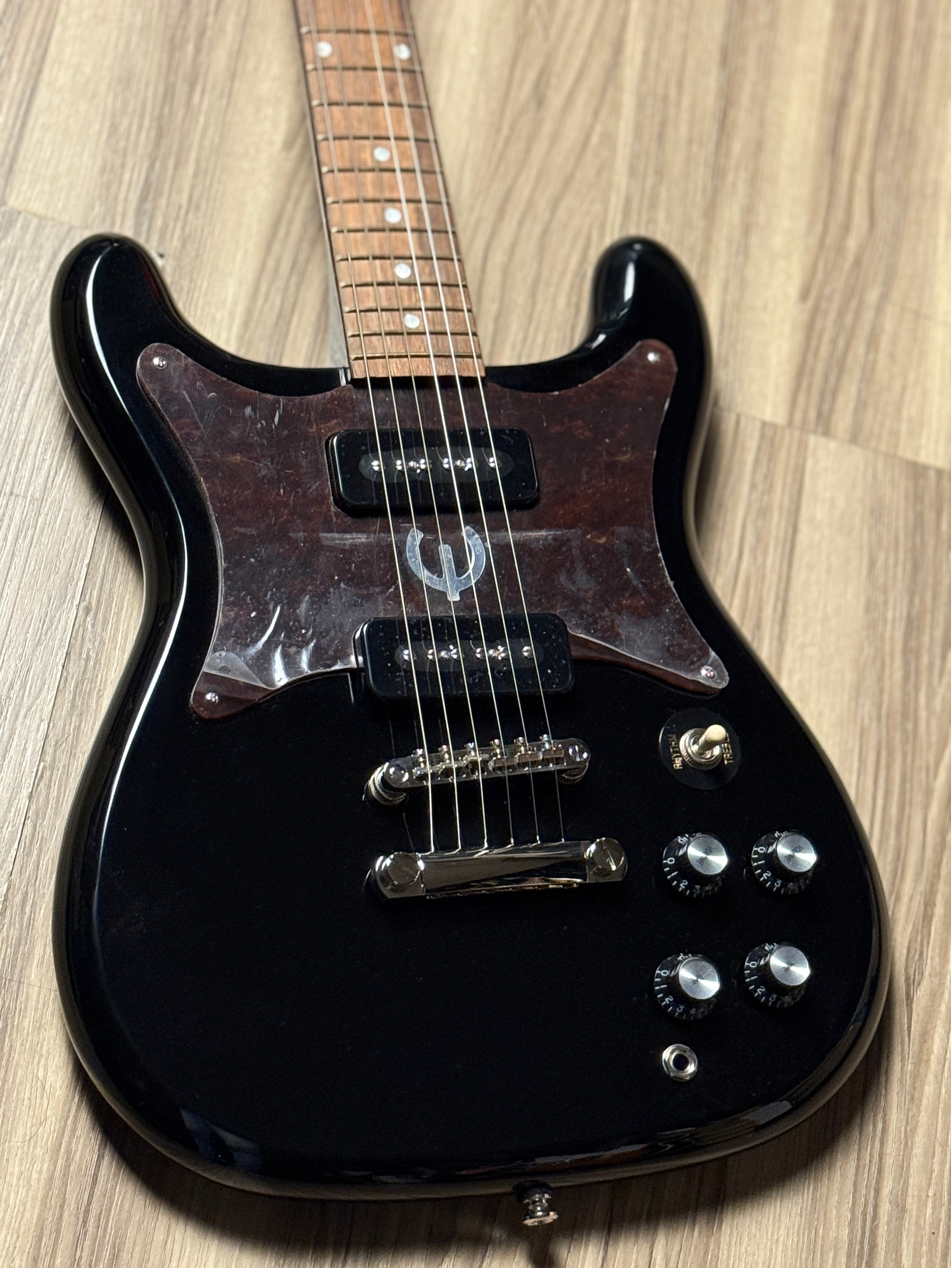 Epiphone Wilshire P-90s in Ebony – nafiriguitar.com