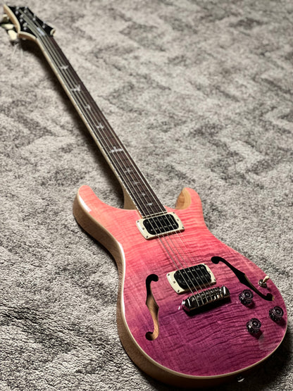 PRS SE Ed Sheeran Flat Back Hollowbody I Baritone Piezo in Pink Ombre