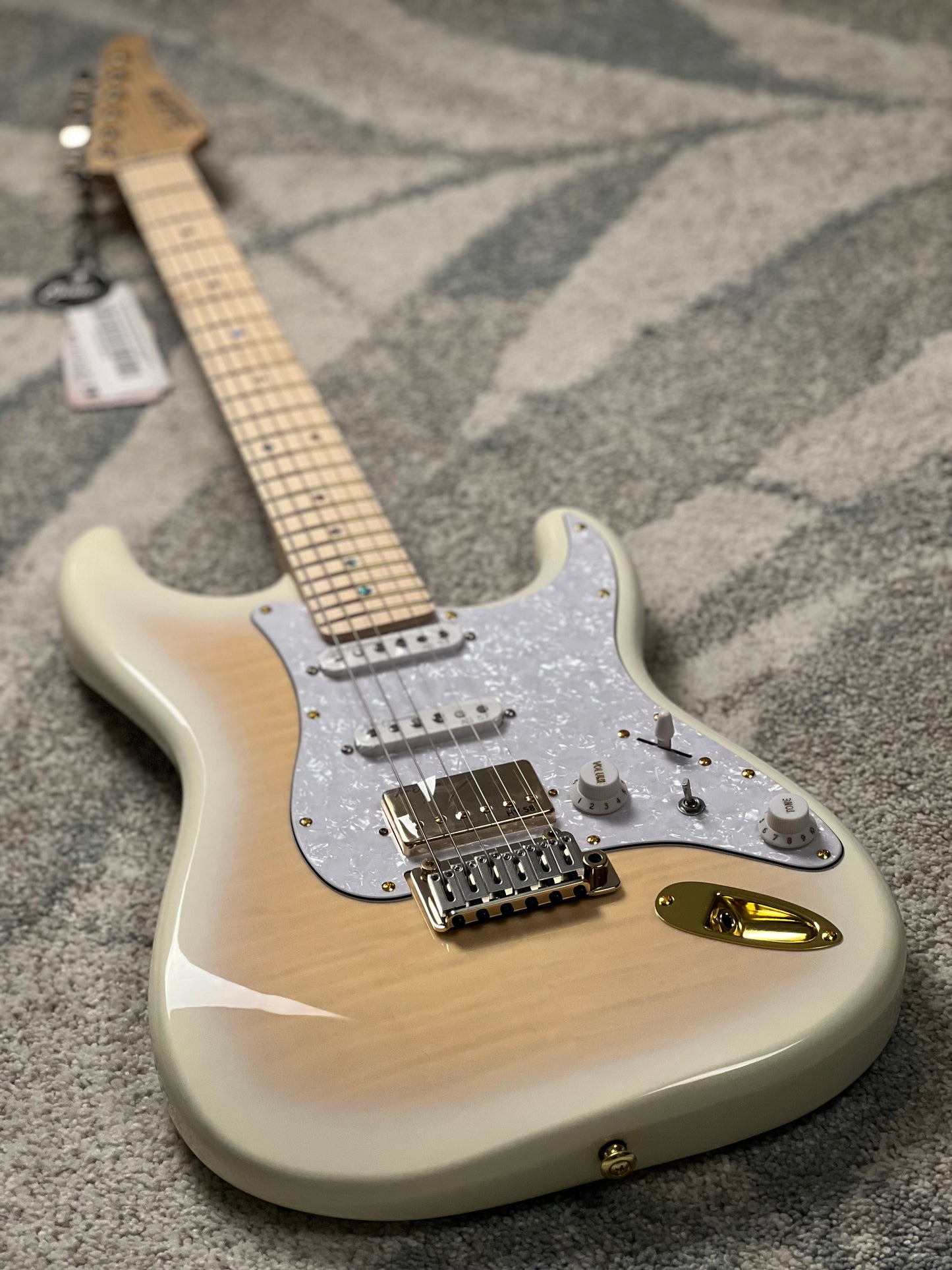 Soloking MS-1 FM Artisan พร้อมคอเปลวไฟย่างใน Nafiri Special Run สีแดงใส JESCAR 