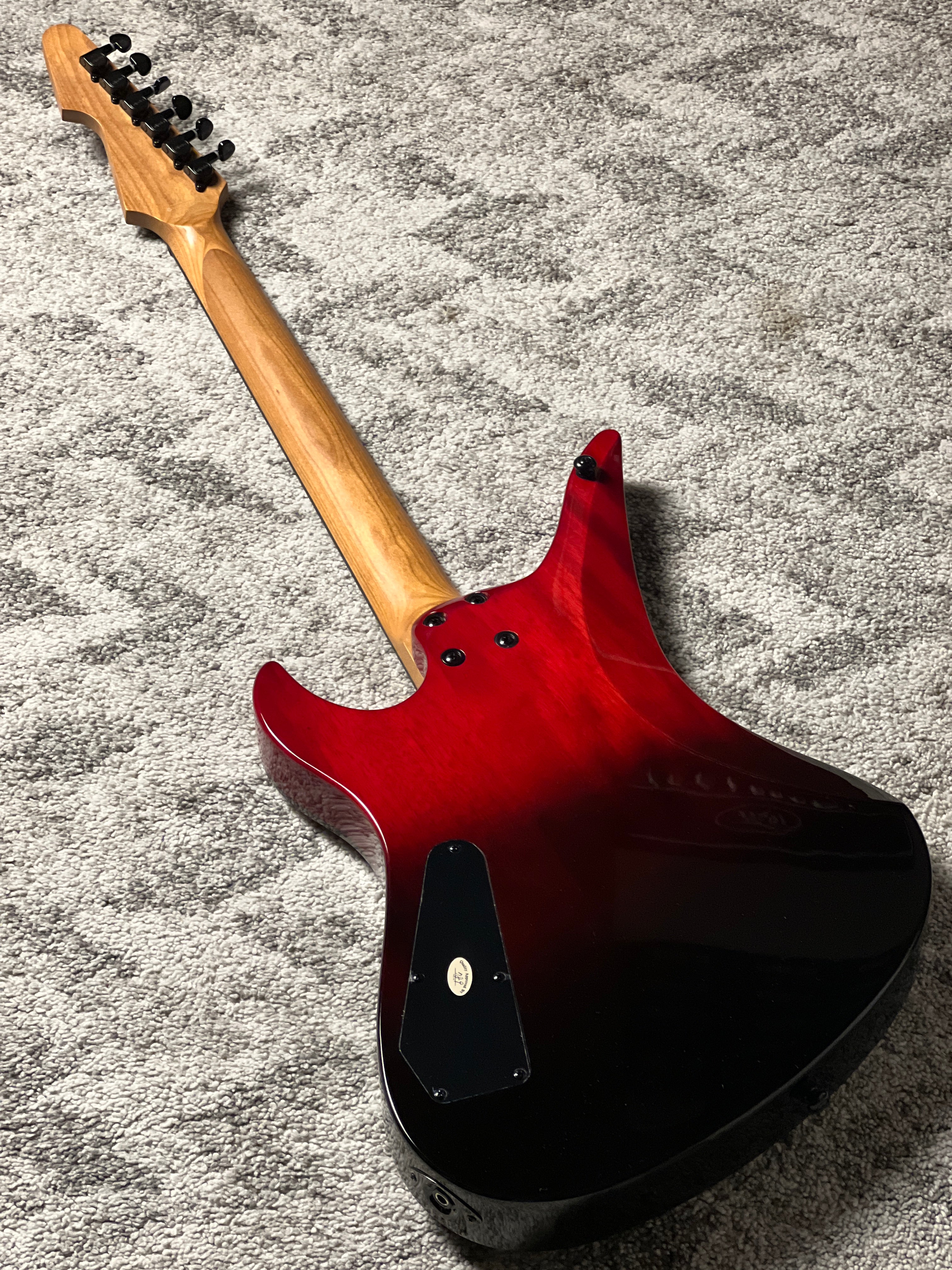 Schecter Avenger Standard in Blood Burst – nafiriguitar.com