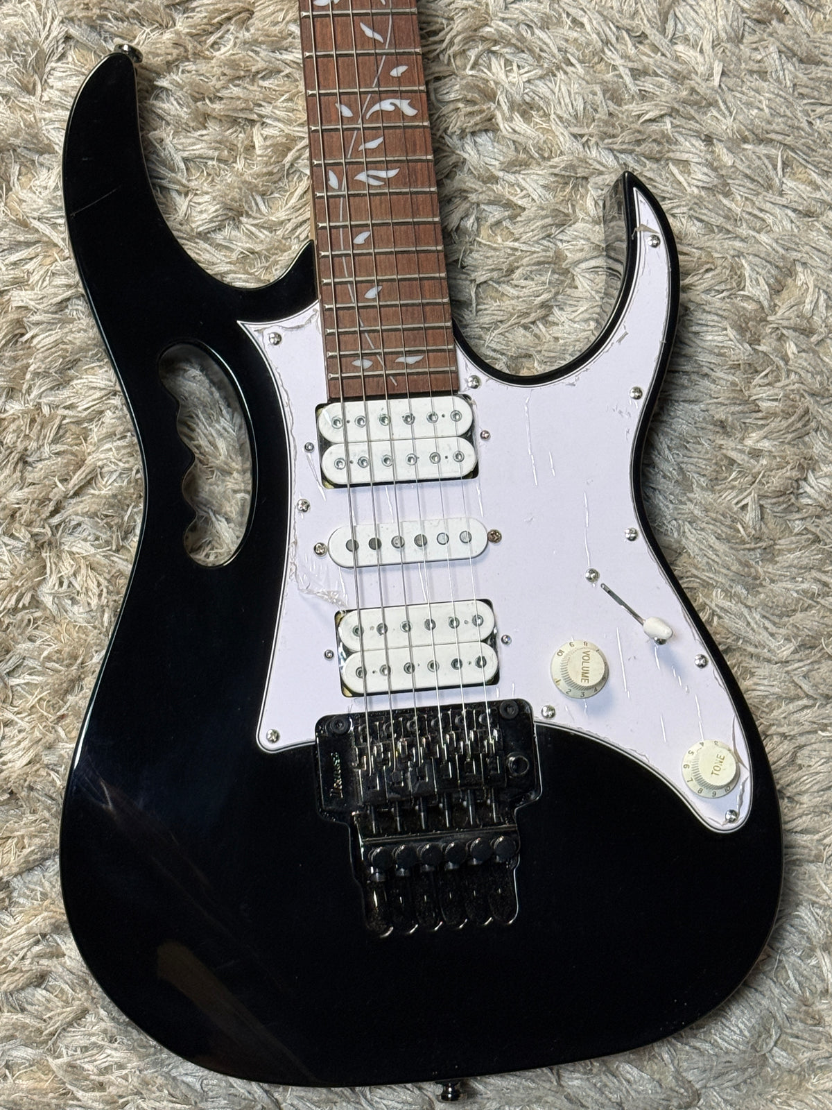 Ibanez Steve Vai JEM-JR in Black I260815026 (USED)