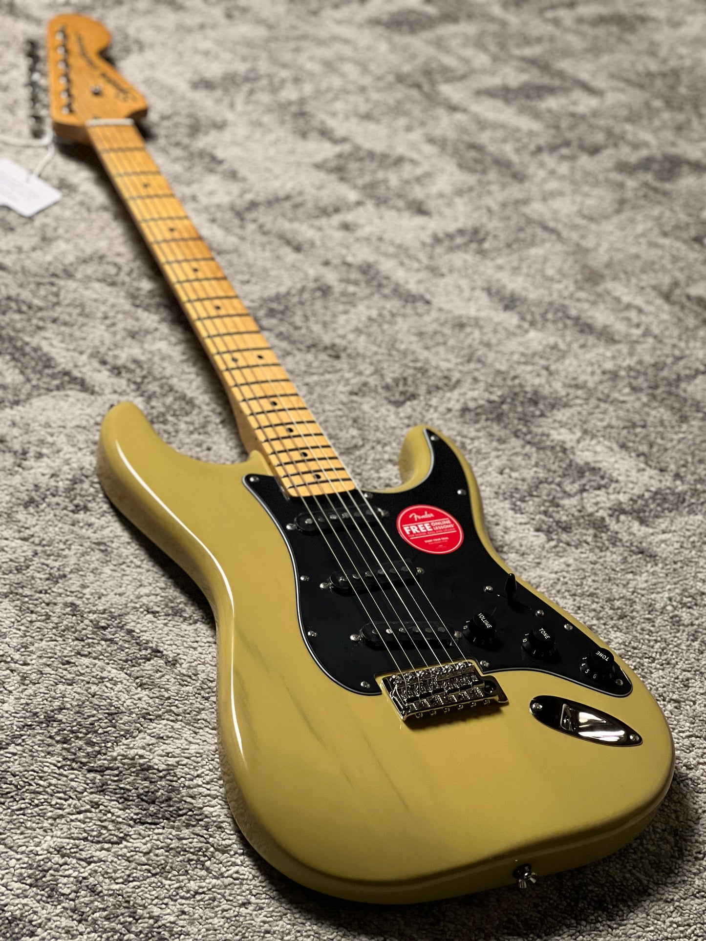 Squier FSR Classic Vibe 70s Stratocaster HSS w/Black Pickguard in Vintage Blonde
