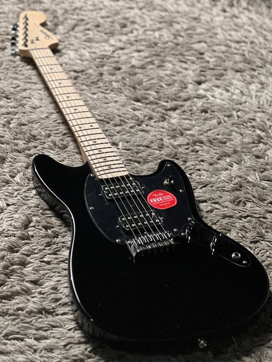 Squier Ltd Ed Sonic Mustang HH with Maple FB in Black