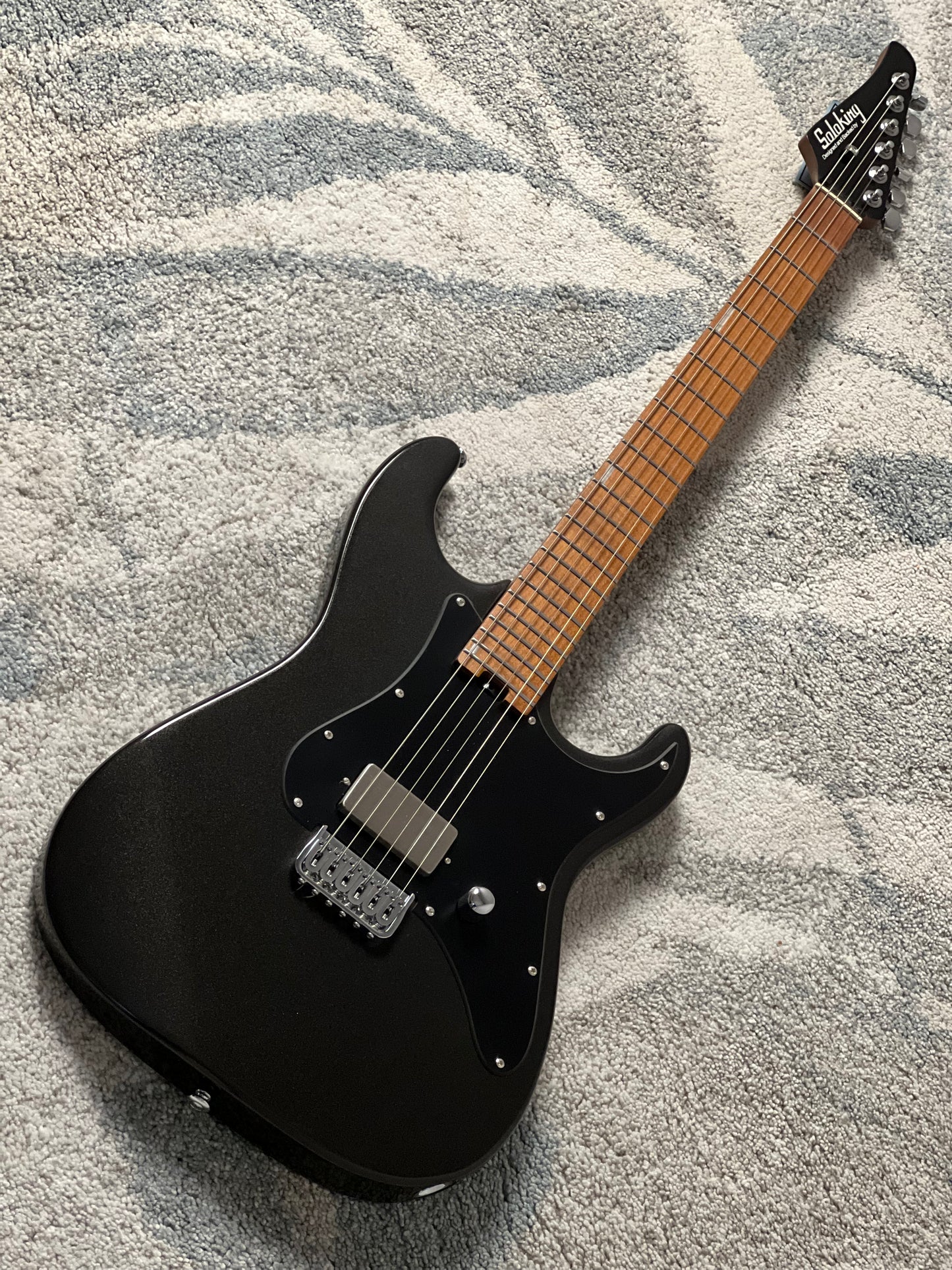 Soloking MS-1 H Baritone in Metallic Black with Roasted Maple FB