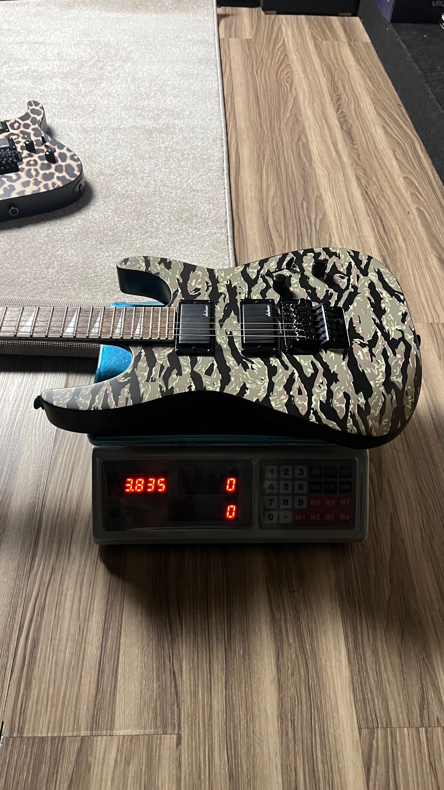 Jackson X Series Soloist SLX DX Camo with Laurel FB in Tiger Jungle Camo (USED)