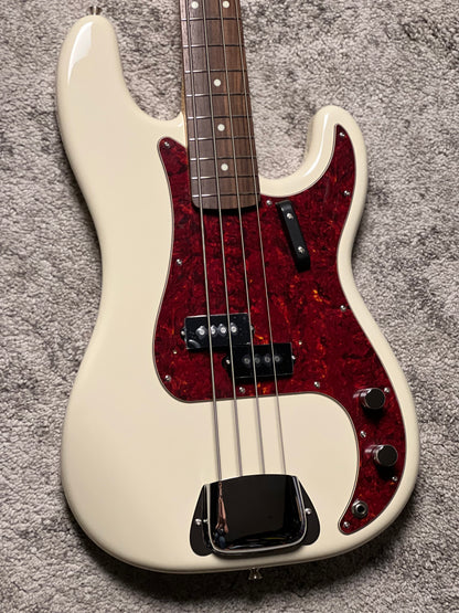 Fender Japan Hama Okamoto Signature Precision Bass in Olympic White with Rosewood FB