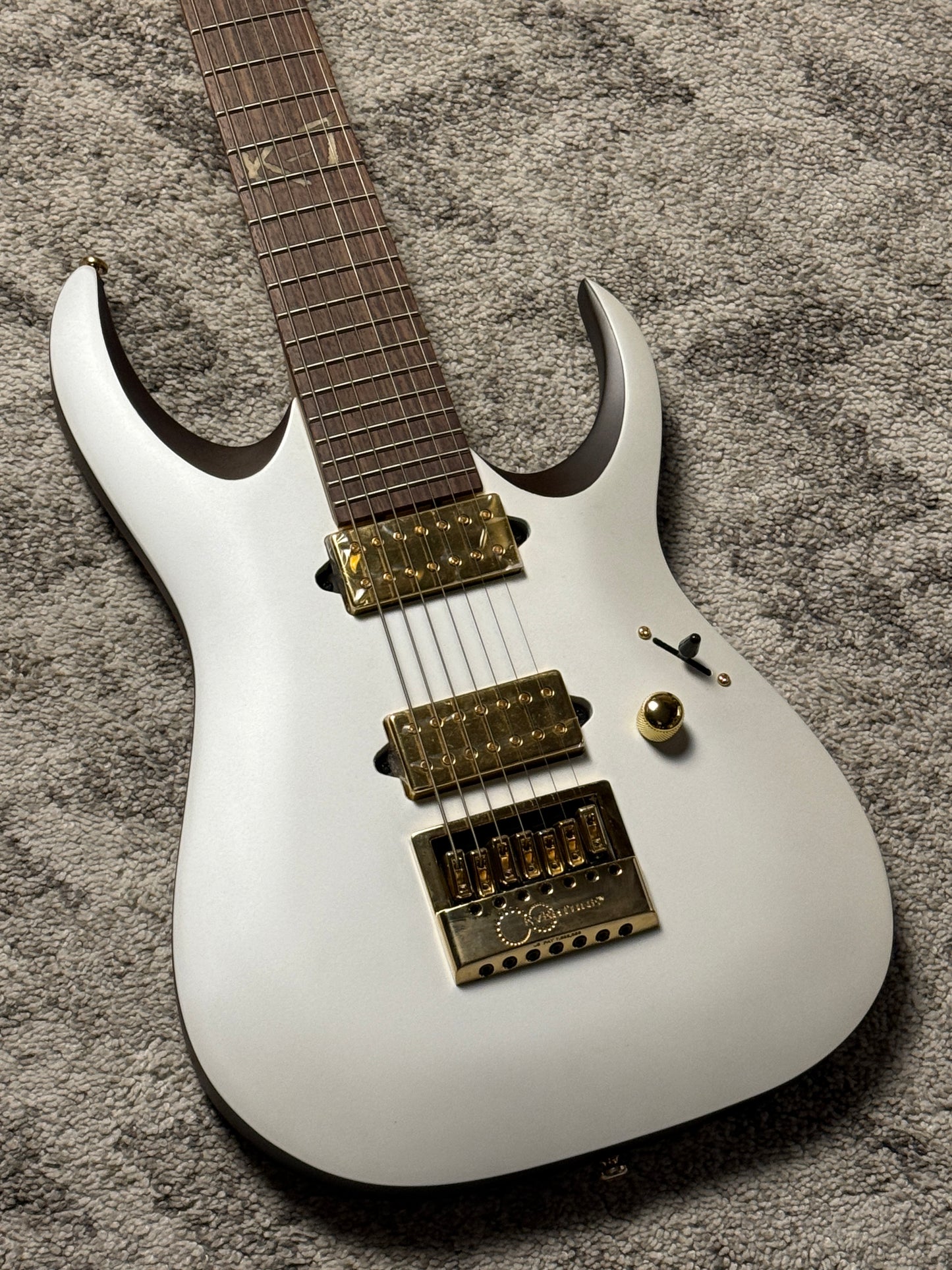 Ibanez K7YANG Brian 'Head' Welch Signature 7-String in Matte White