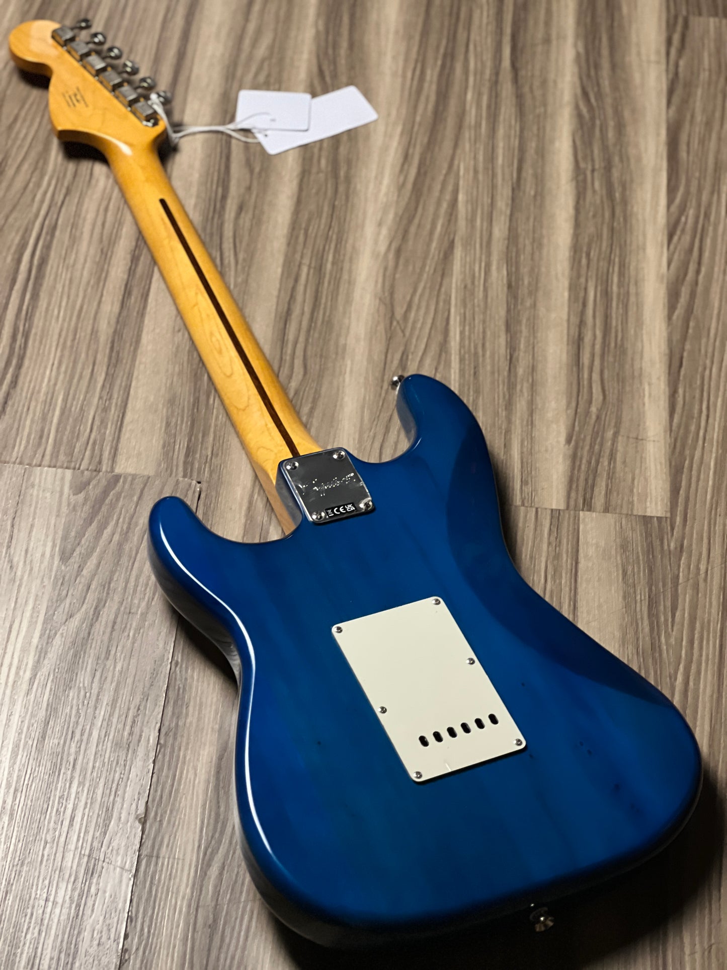 Squier FSR Classic Vibe 70s Stratocaster with Maple FB in Sapphire Blue