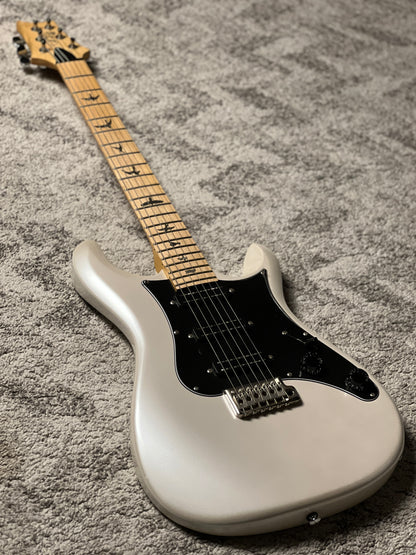 PRS SE NF3 With Maple Fingerboard In Pearl White CTI G039507 (USED)