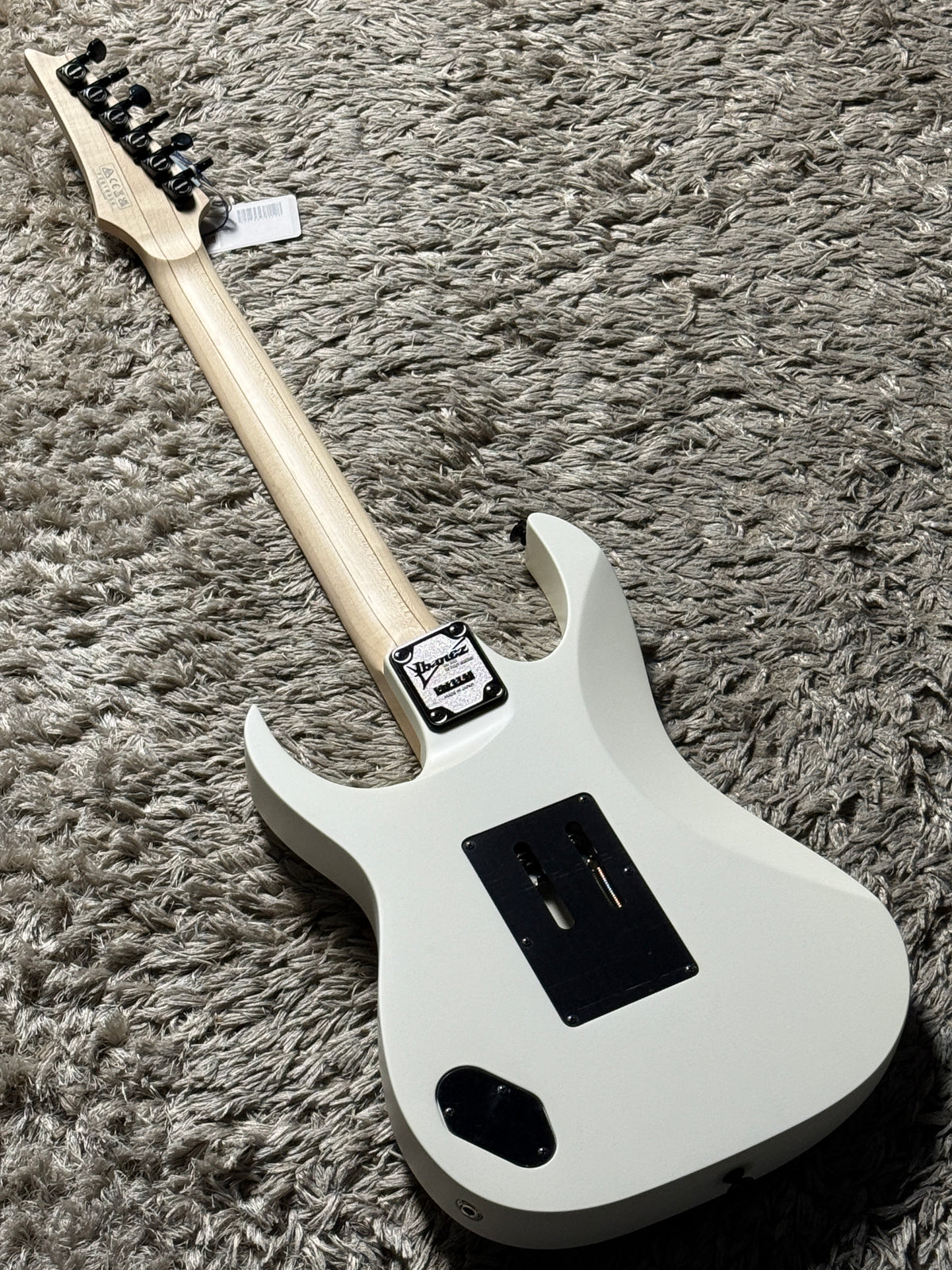 Ibanez RG550-WNF in White Flat