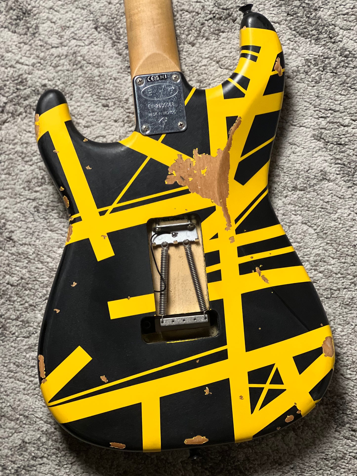 EVH Striped Series Frankenstein Frankie in Black w/Yellow Stripes