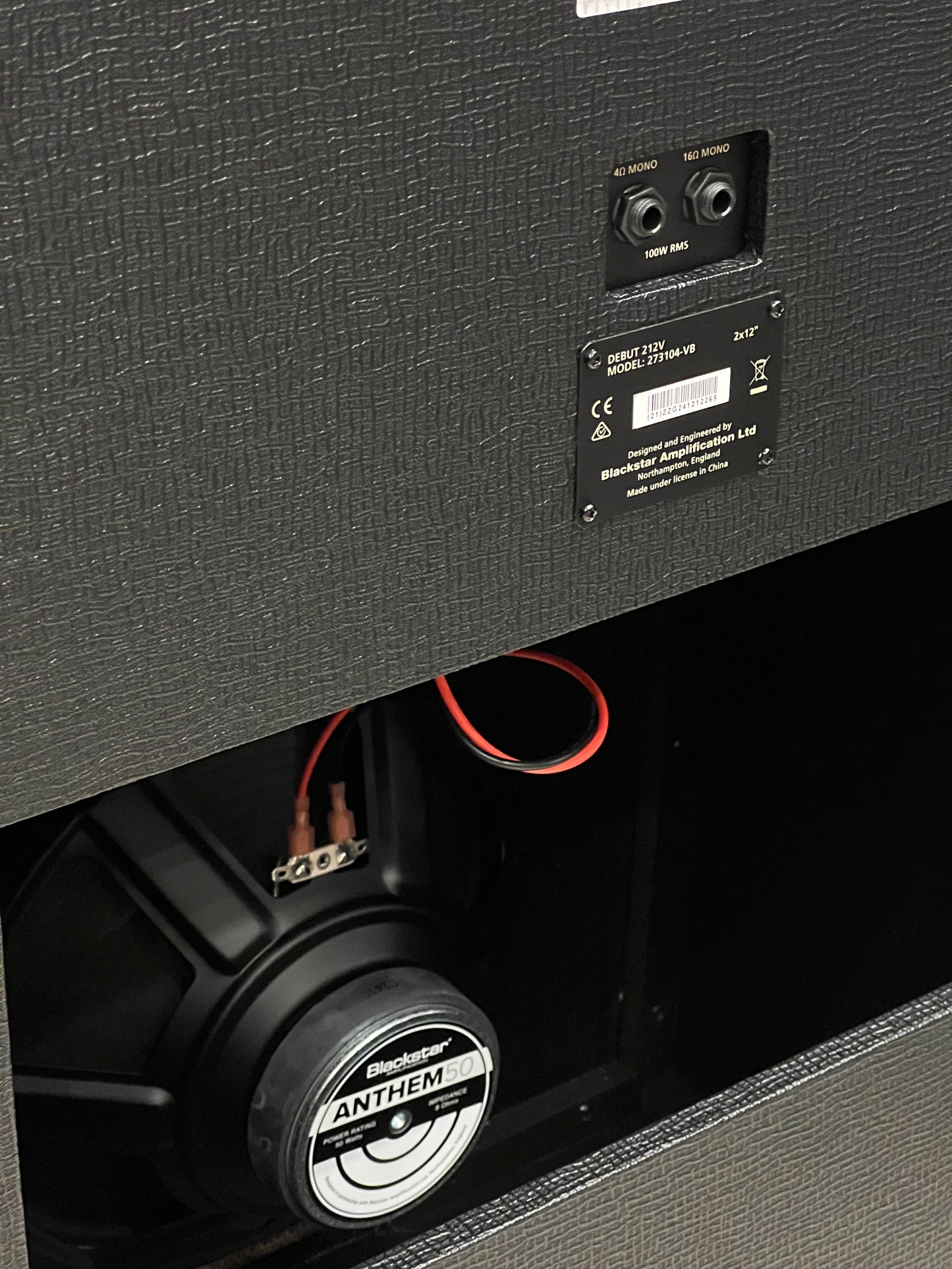 Blackstar Debut 212V Vertical 100-watt, 2 x 12-inch Cabinet in Black