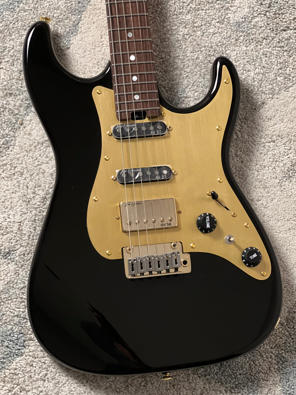 Soloking MS-1 Classic MKII in Black Beauty Anodized Gold Pickguard with Rosewood FB JESCAR