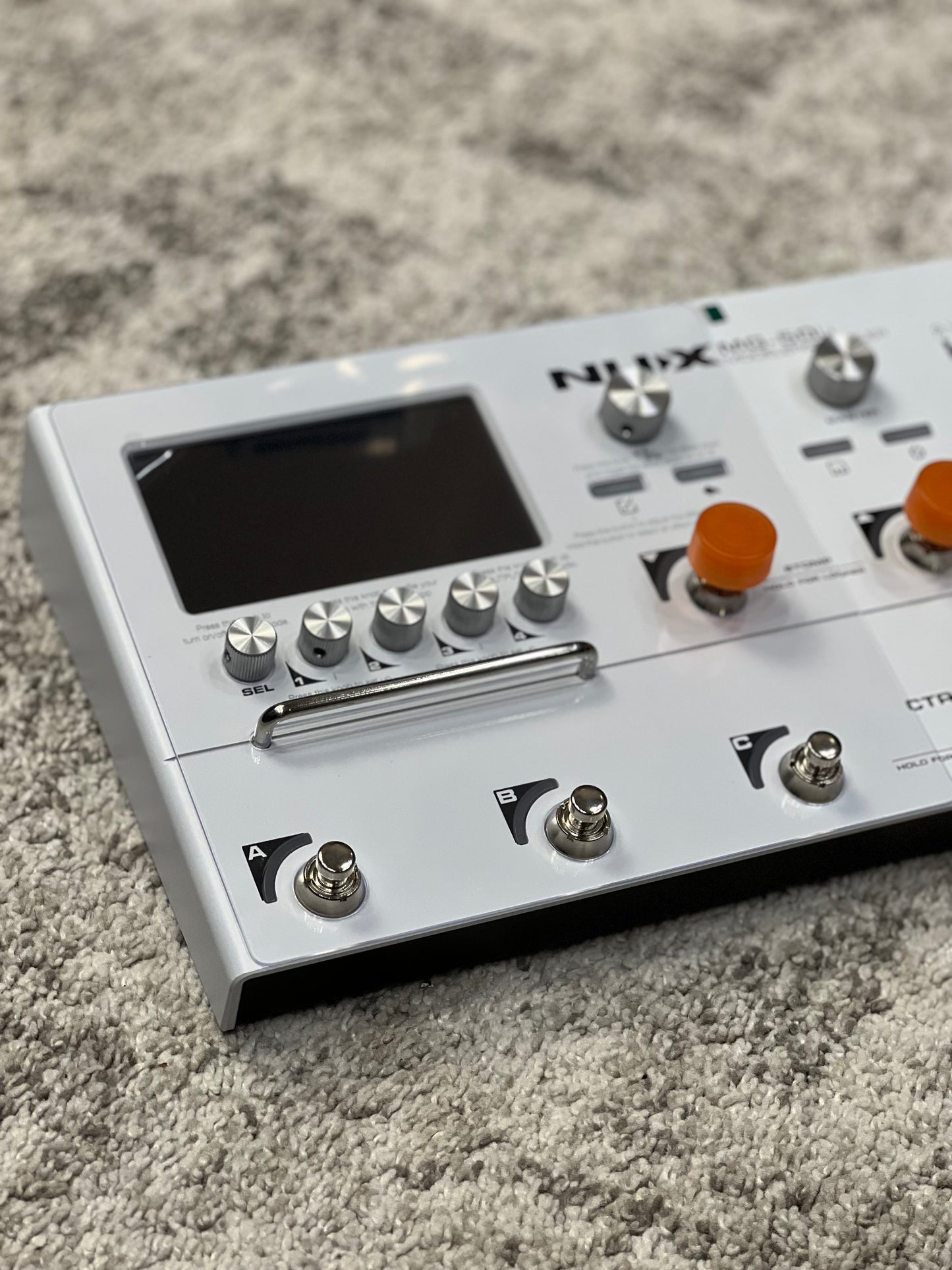 NUX MG-50Li Amp Modeler and Guitar Effects Processor
