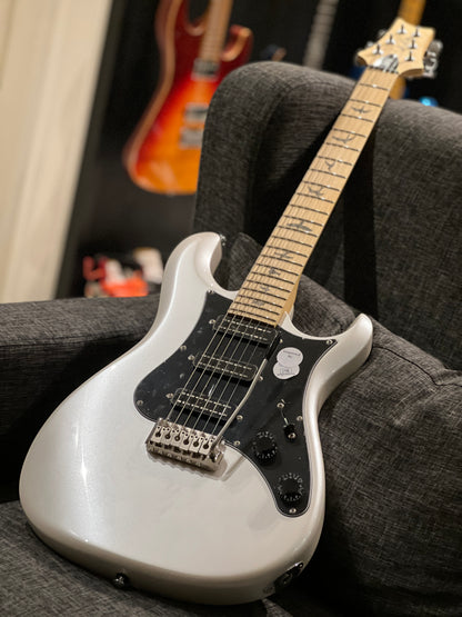 PRS SE NF3 With Maple Fingerboard In Pearl White